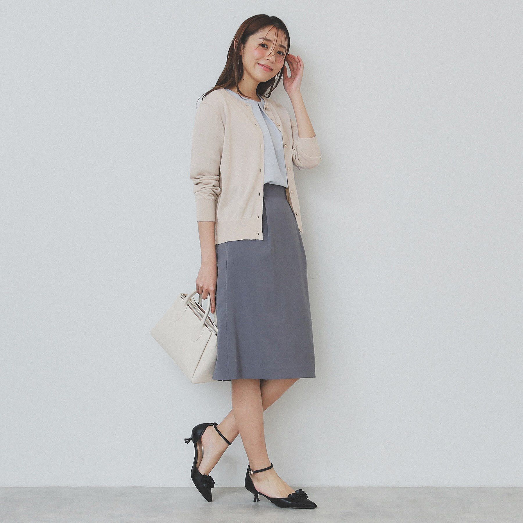 index「《7色展開/XS-LLサイズ》ビジューボタンニットカーディガン【洗濯機洗い可/抗ピル/接触冷感】」|カーディガン|