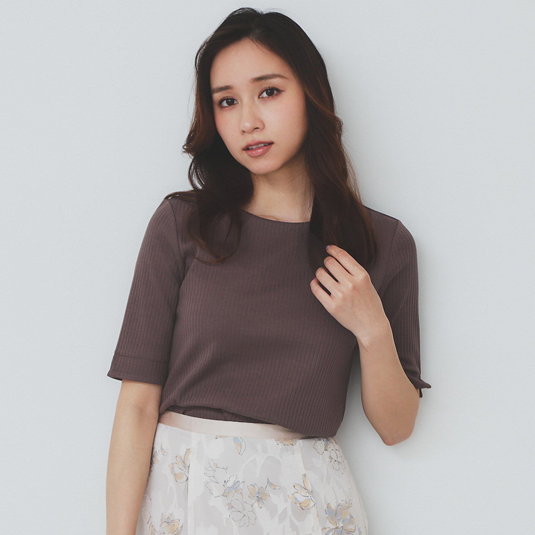 index「《7色展開/XS-LLサイズ》ボートネックリブトップス【UV/洗濯機洗い可】」|Tシャツ・カットソー|ブラウン(044)