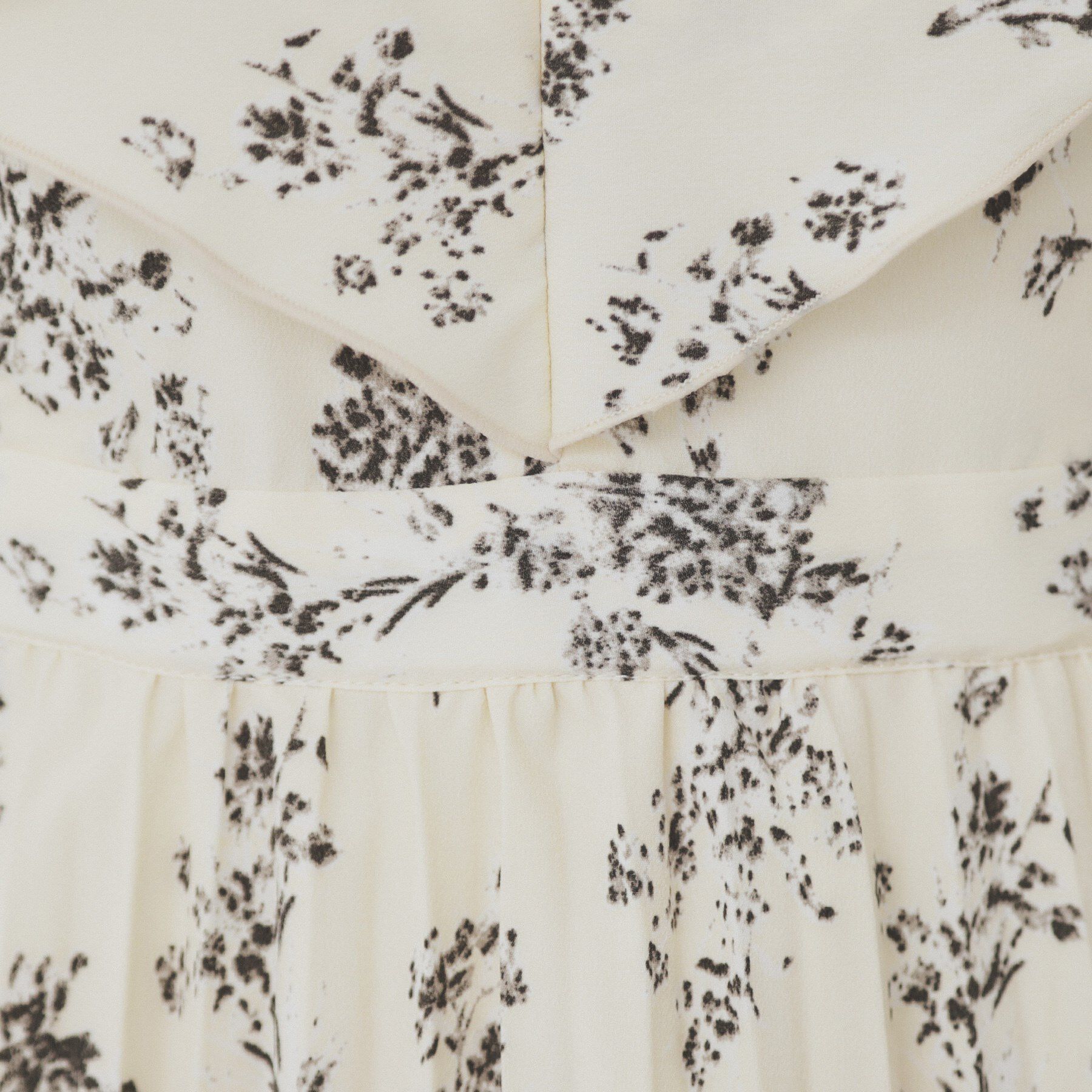 index「《美人百花掲載》フリルプリーツ花柄ワンピース【洗濯機洗い可/イージーアイロン/防シワ】」|ワンピース|