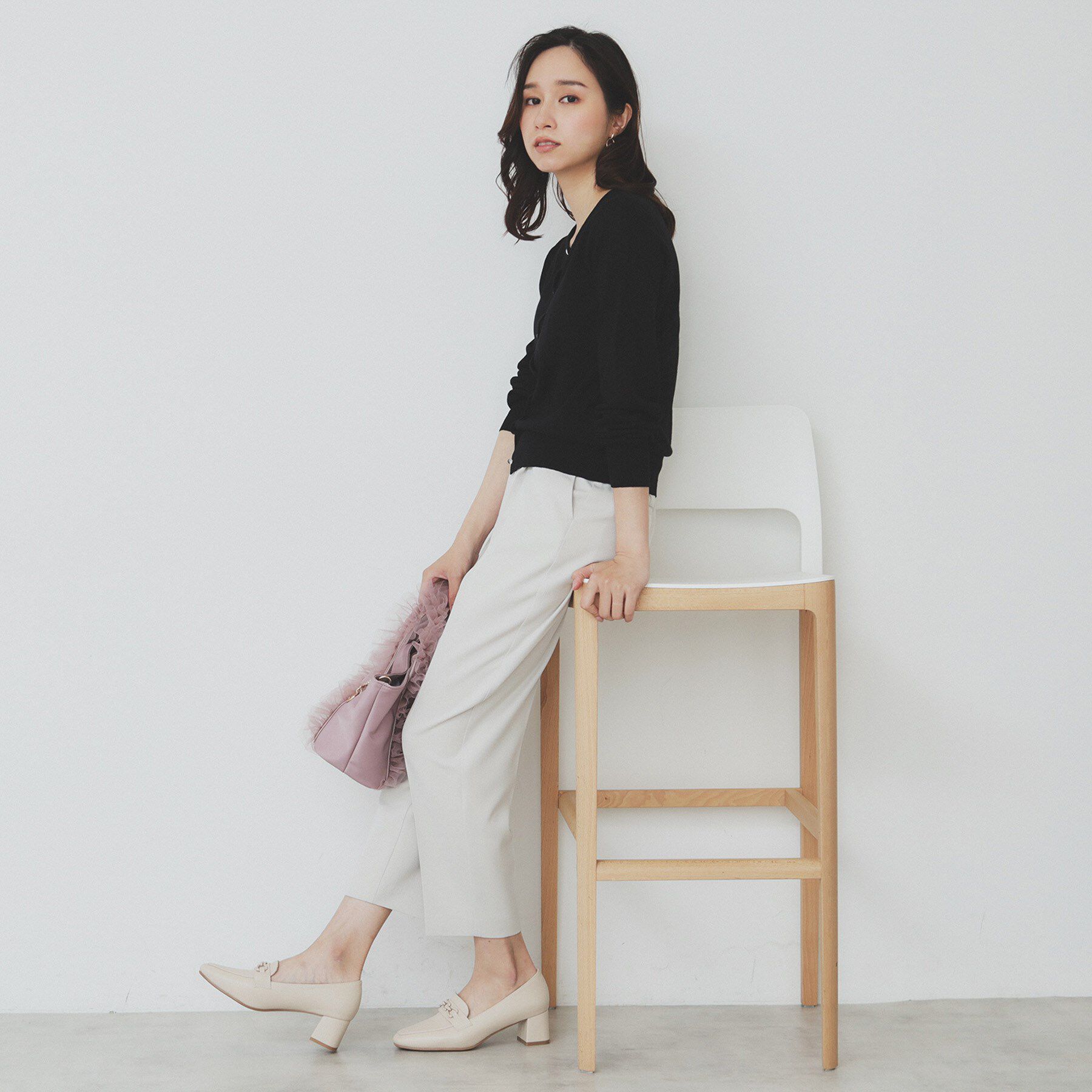 index「《7色展開/XS-LLサイズ》ビジューボタンクルーネックカーディガン【洗濯機洗い可】」|カーディガン|