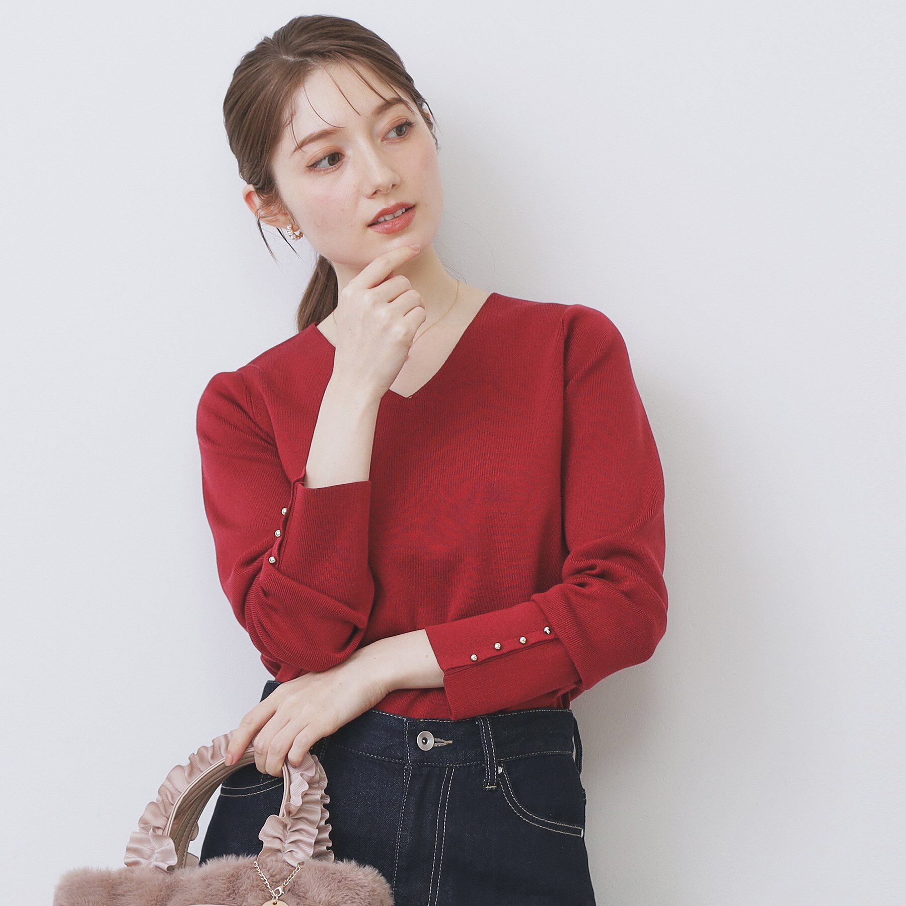 index「ゴールドボタンVネックニット【洗濯機OK】《6col》」|ニット・セーター|ボルドー(864)