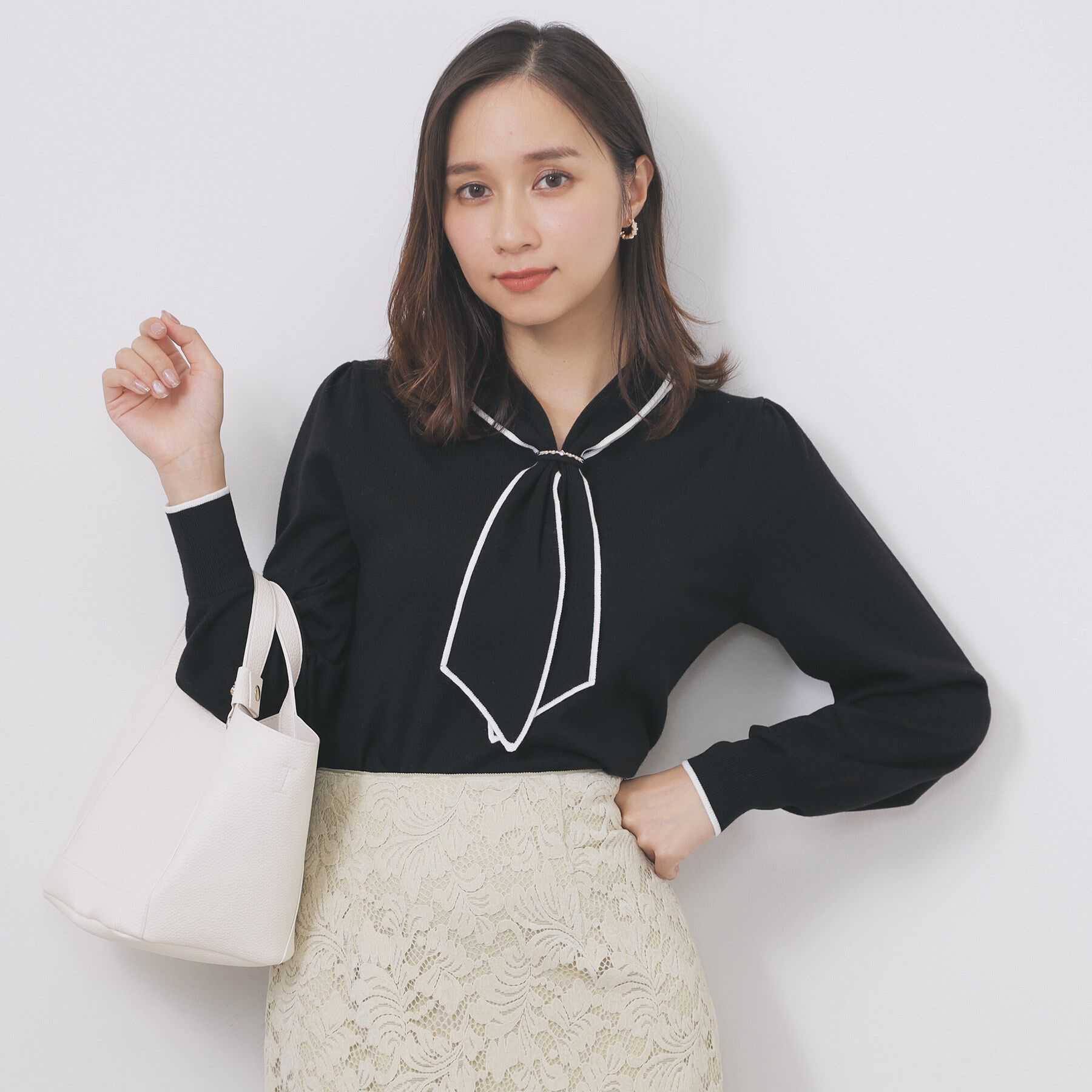 index「ゴールドパーツ付きボウタイニット【洗濯機OK】《10col/XS～LL》」|ニット・セーター|