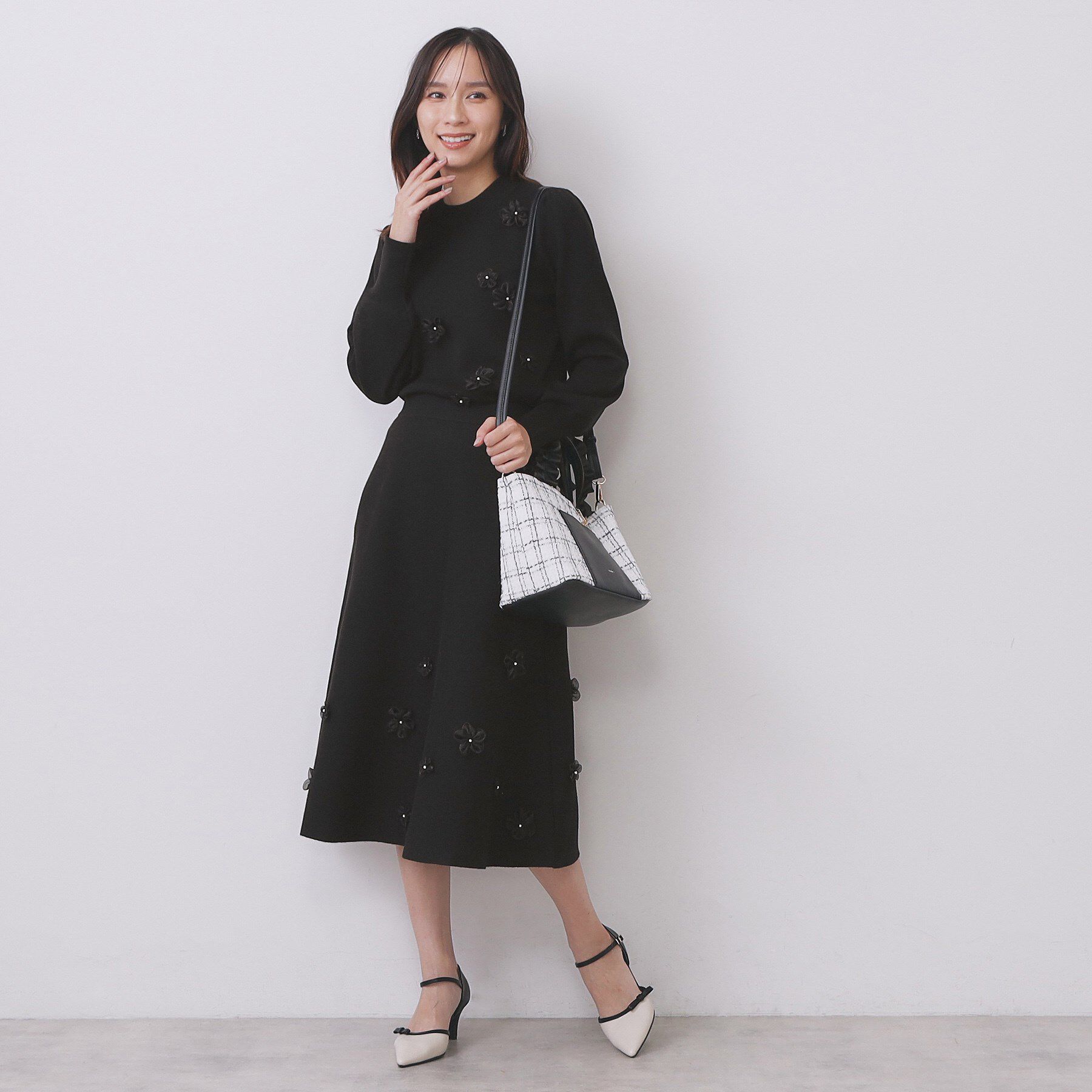 index「フラワーモチーフハイネックニット【洗える】」|ニット・セーター|