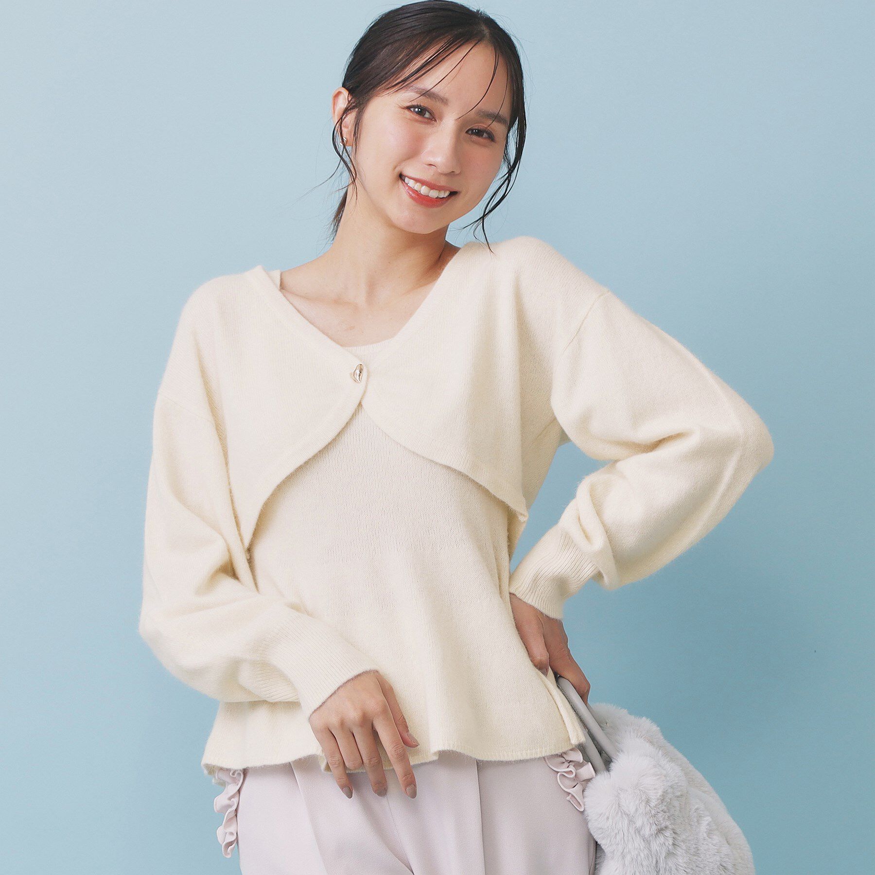 index「ハート釦ニットボレロ/アンサンブル対応【洗える】」|カーディガン|オフホワイト(803