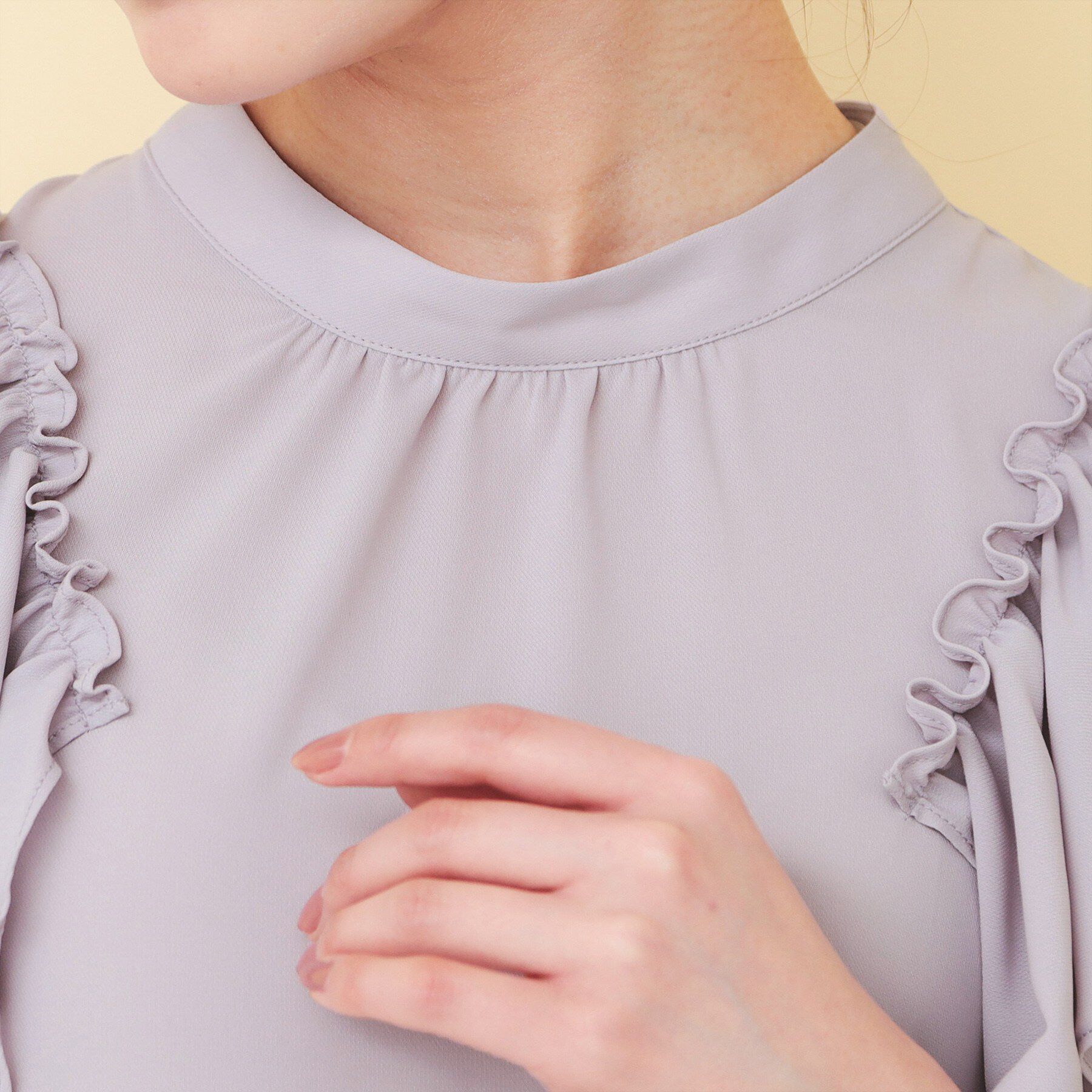 index「フリルスリットバルーンスリーブブラウス【洗濯機OK/イージーアイロン/防シワ】」|シャツ・ブラウス|