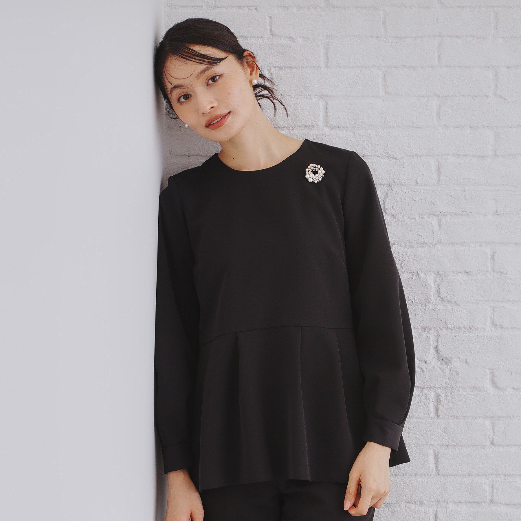 OPAQUE.CLIP「《通勤・セレモニー/セットアップ対応》ペプラムブラウス/ダブルクロス【洗濯機洗い可】」|シャツ・ブラウス|ブラック(019)