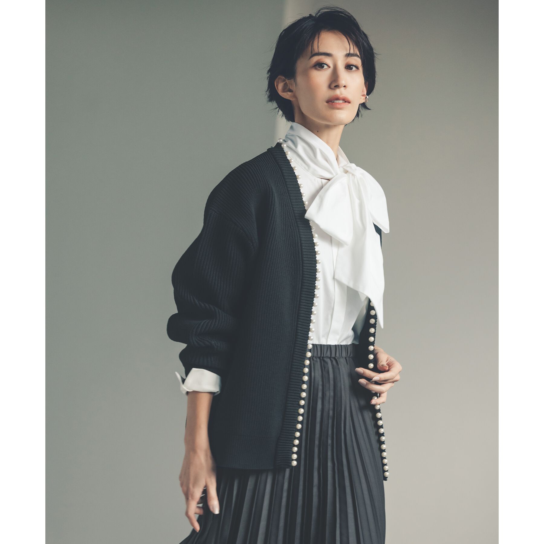 OPAQUE.CLIP「パール調ボタン付ニットカーディガン【洗濯機洗い可】」|カーディガン|