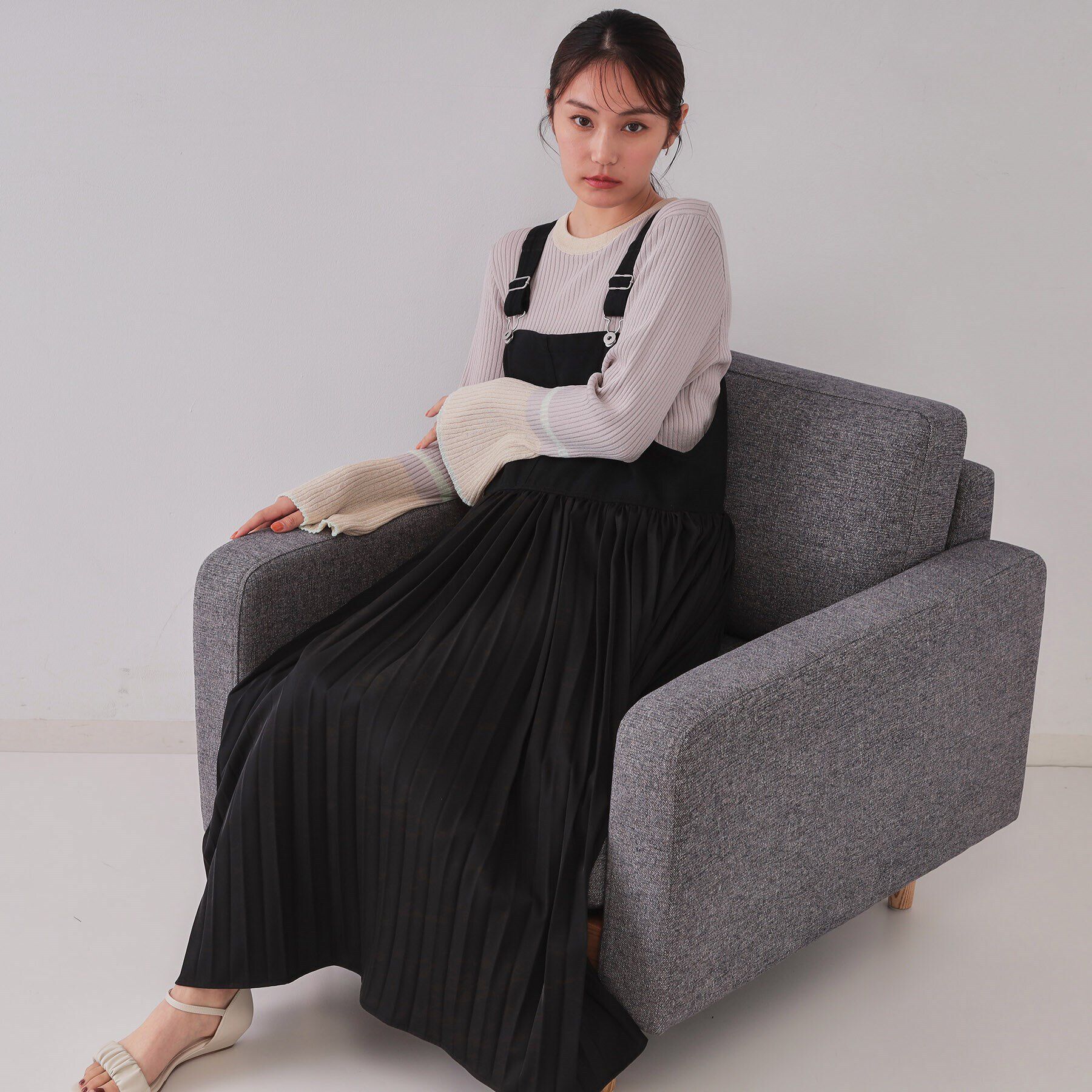 OPAQUE.CLIP「プリーツドッキングジャンパードレス【洗濯機洗い可】」|ジャンパースカート|ブラック(019)
