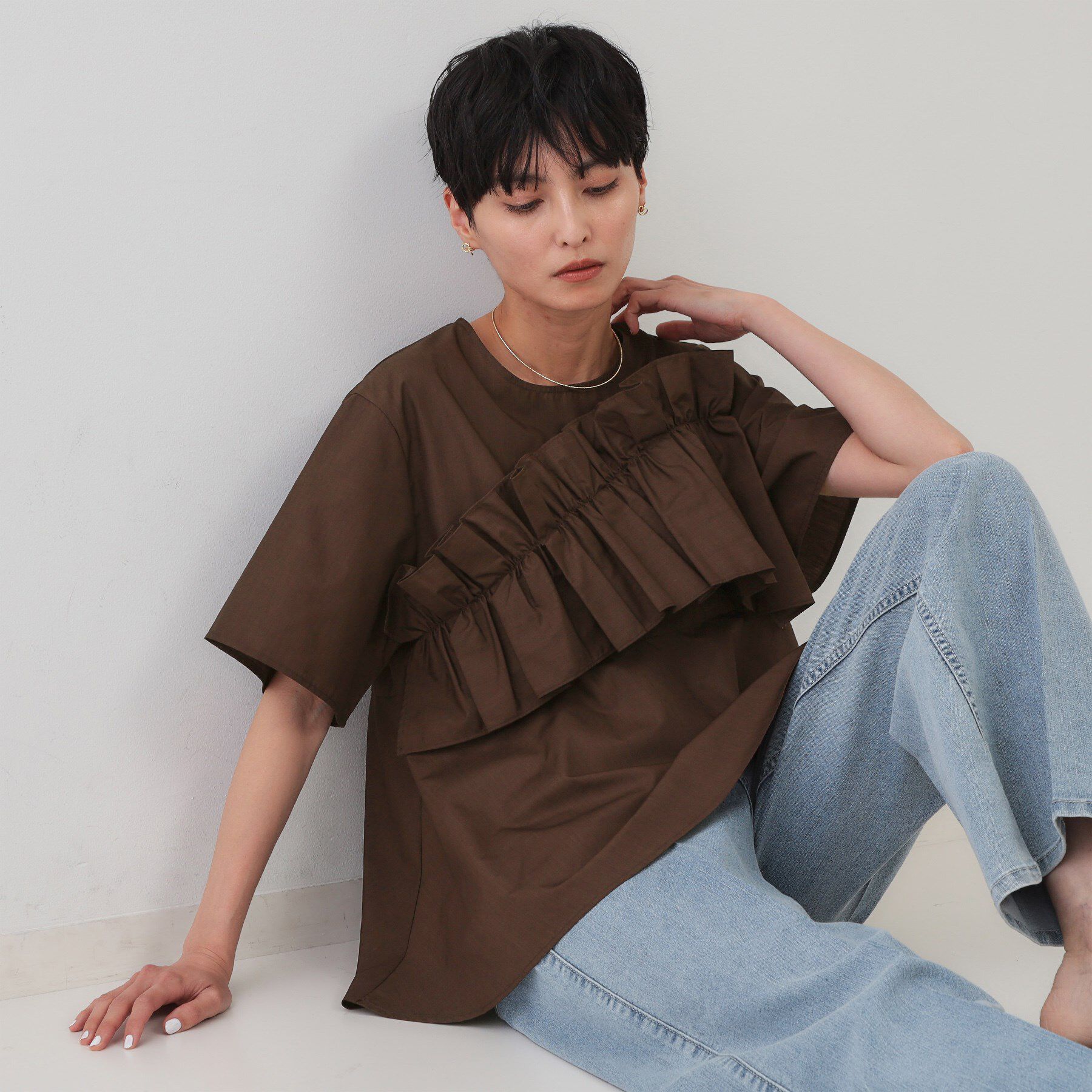 OPAQUE.CLIP「フリルデザインペプラムブラウス【洗濯機洗い可】」|シャツ・ブラウス|ブラウン(044)