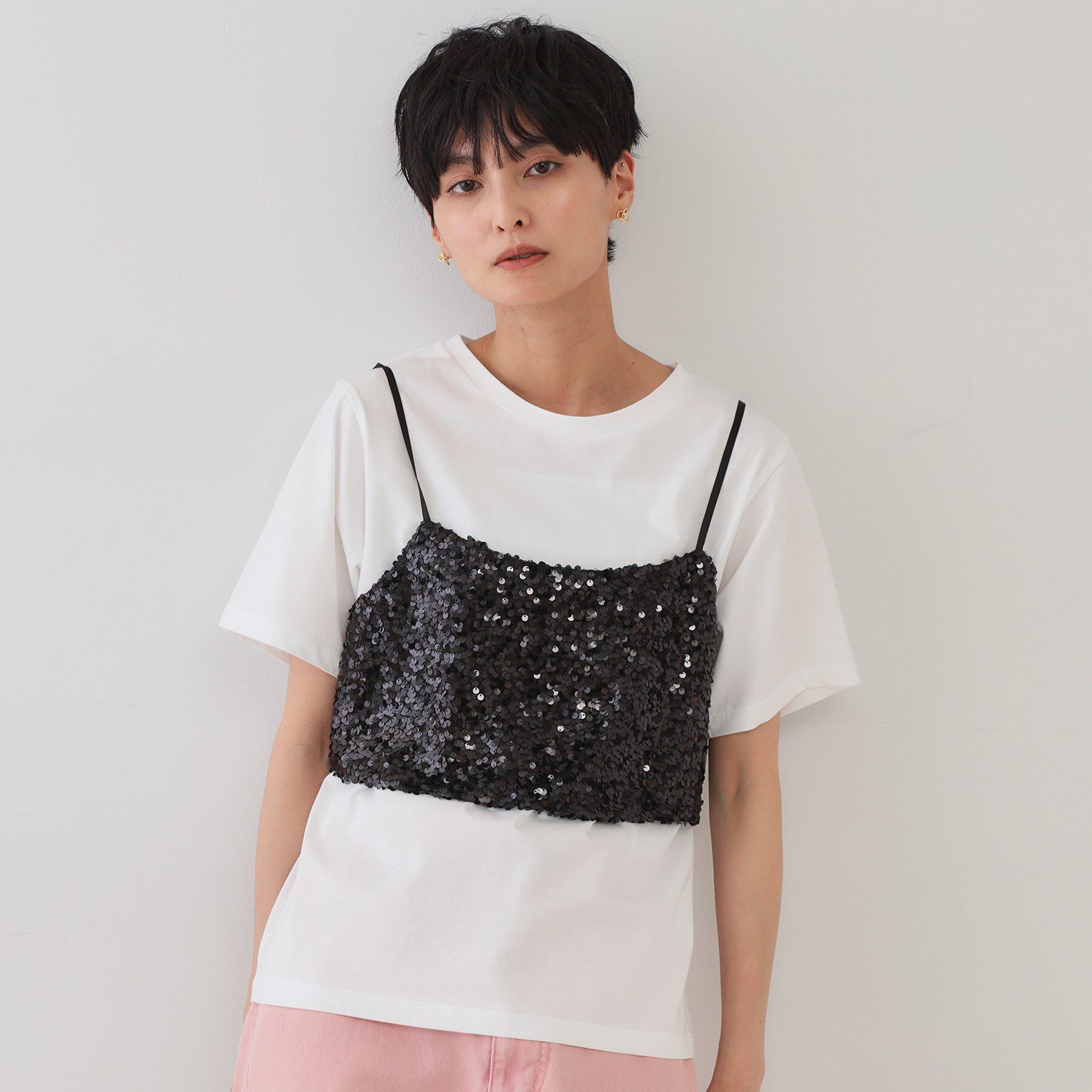OPAQUE.CLIP「《ツインセット》スパンコールキャミ&times;Tシャツ【洗濯機洗い可】」|その他|ブラック(019)