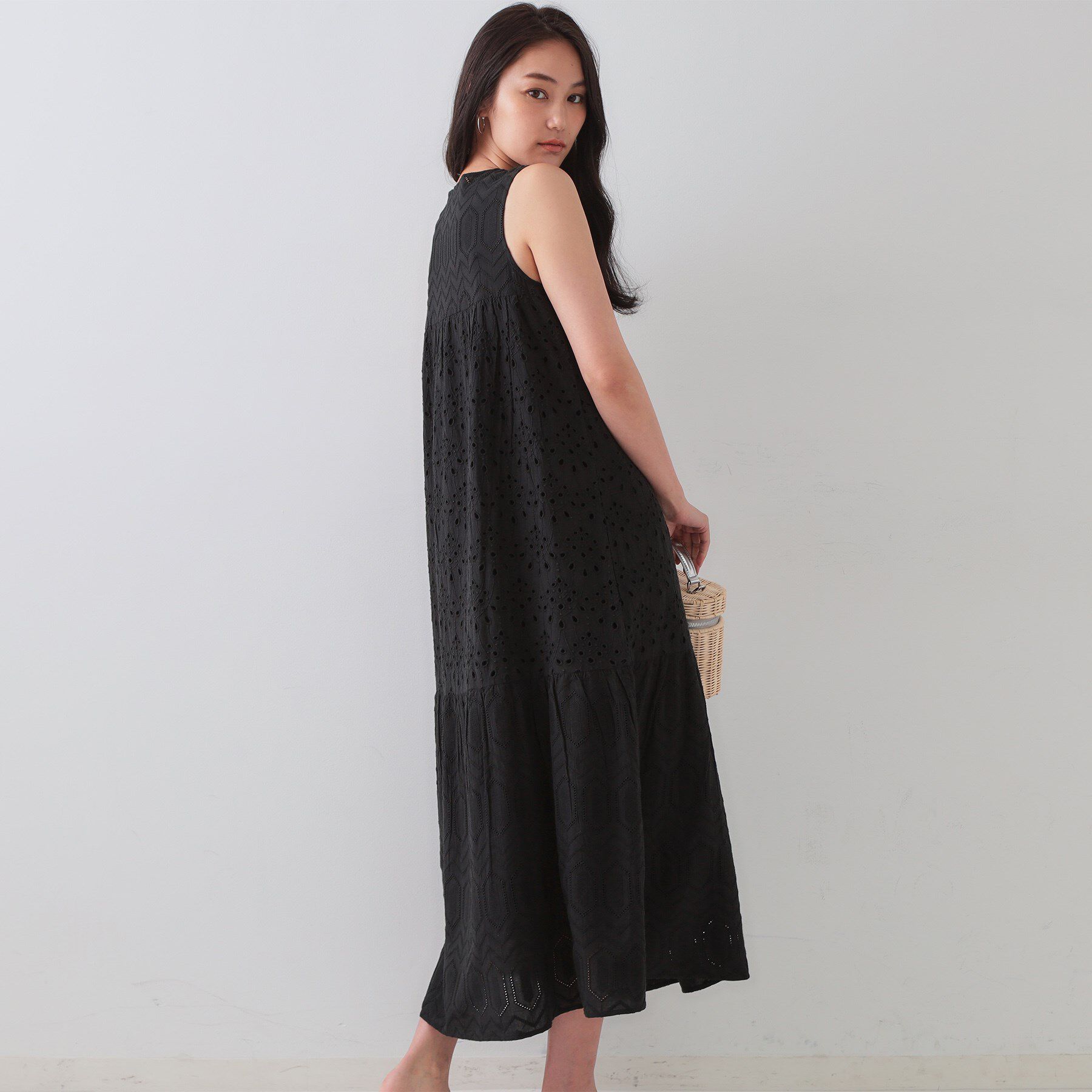 OPAQUE.CLIP「インドコットンアイレット刺繍ティアードワンピース【洗える】」|ワンピース|