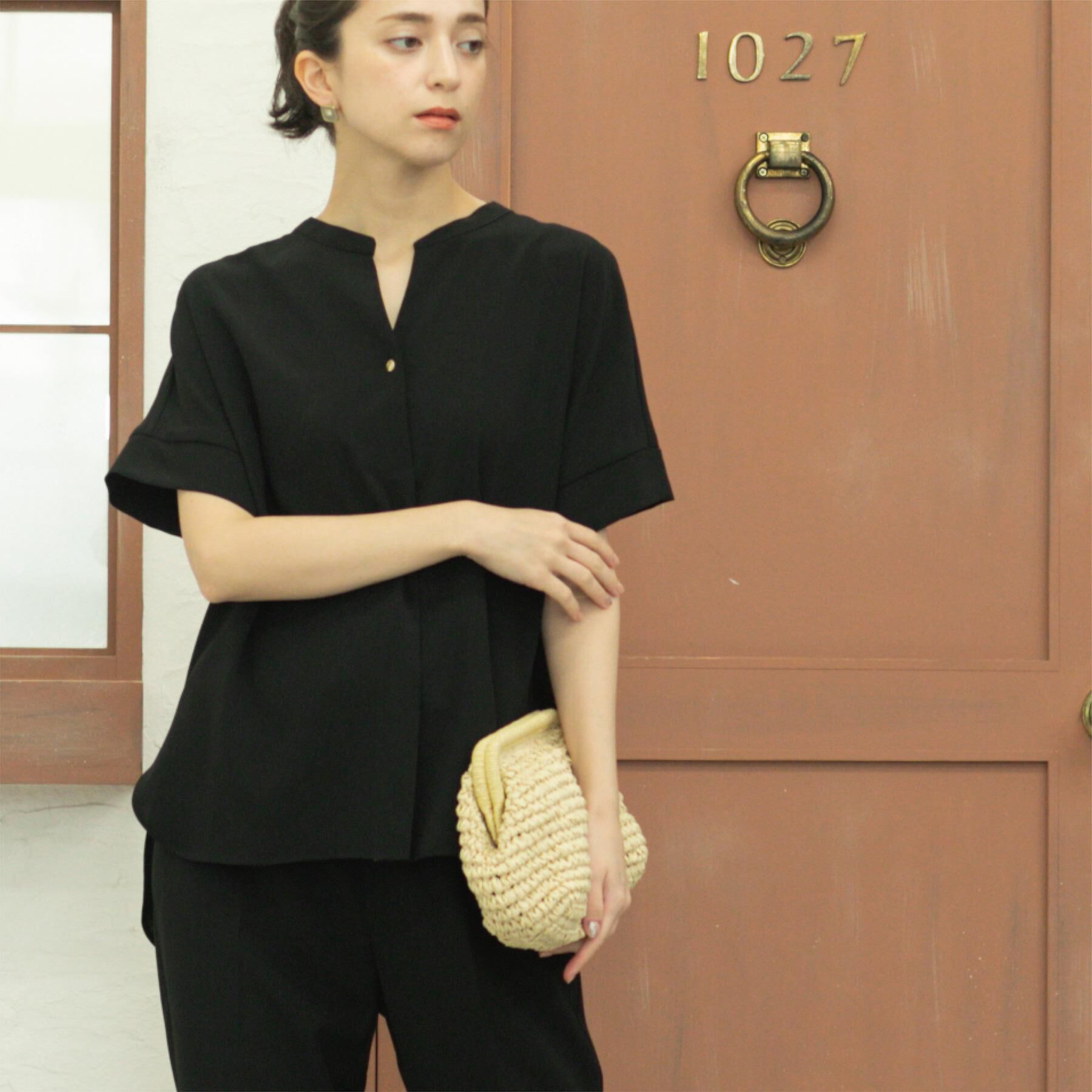 OPAQUE.CLIP「《5色展開/SS-LLサイズ》スキッパー金ボタンブラウス/セットアップ対応【防シワ/ストレッチ/洗濯」|シャツ・ブラウス|ブラック(019)