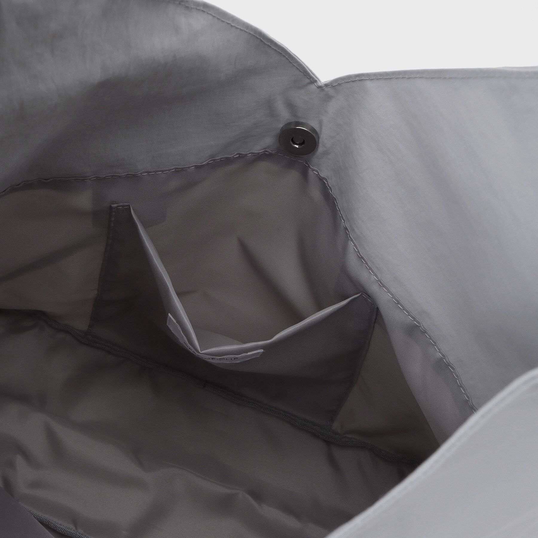 OPAQUE.CLIP「【A4サイズ対応／長さ調整可能】ダブルトライアングルデザインショルダーバッグ」|ショルダー・メッセンジャー|