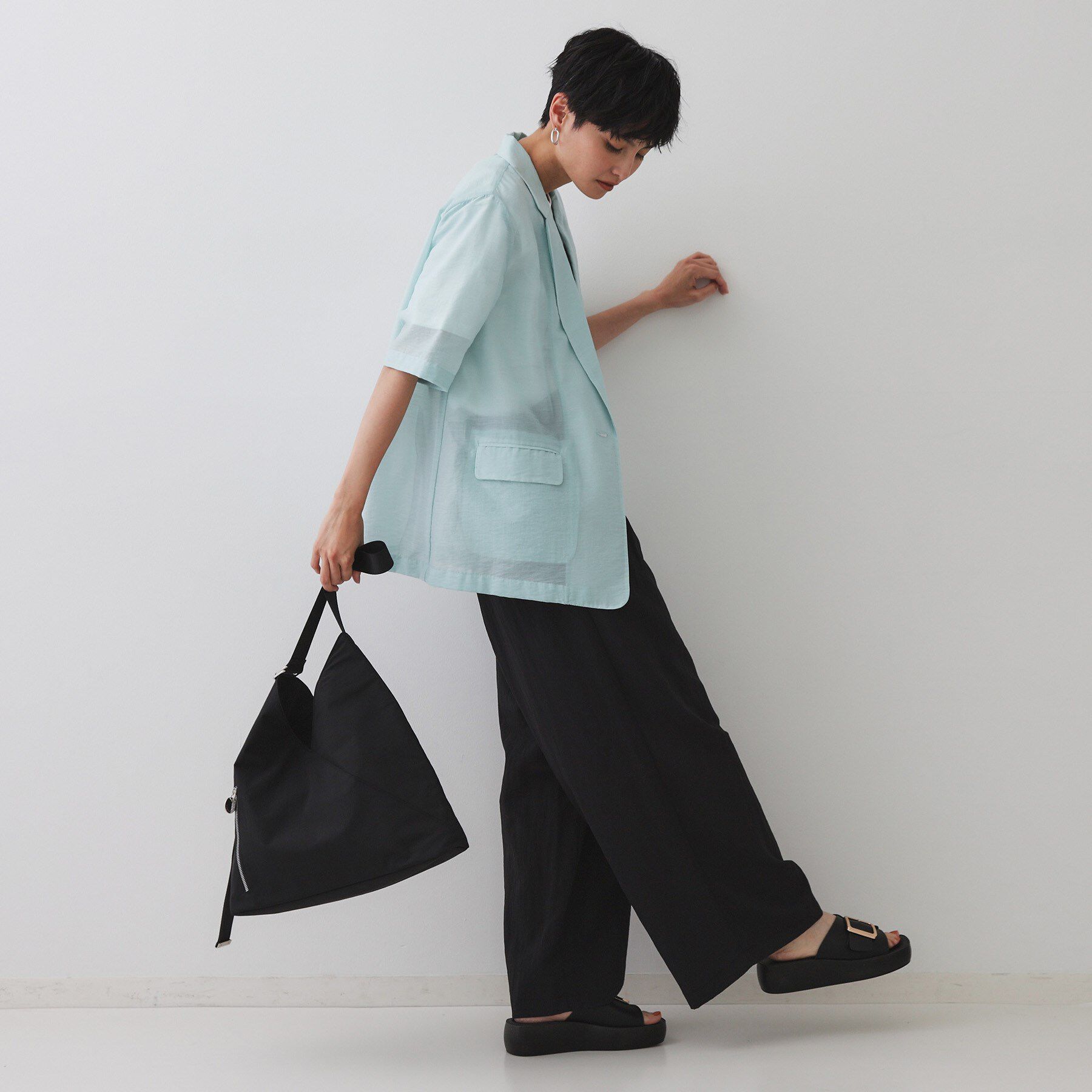 OPAQUE.CLIP「【A4サイズ対応／長さ調整可能】ダブルトライアングルデザインショルダーバッグ」|ショルダー・メッセンジャー|