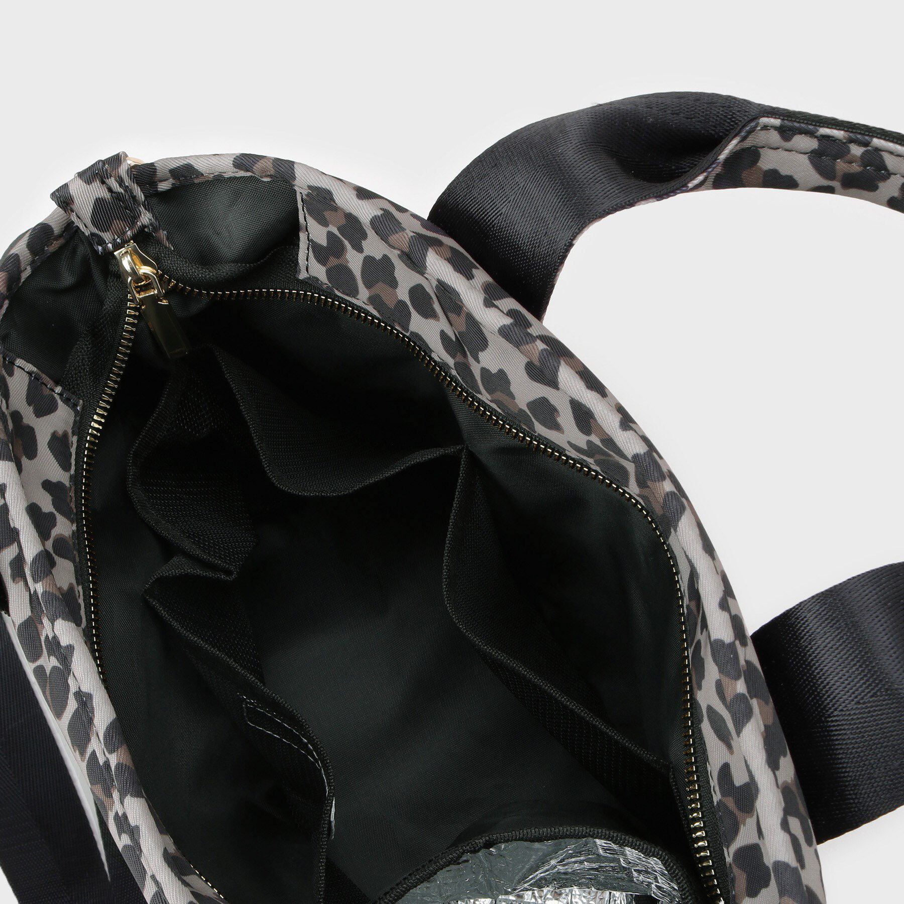 OPAQUE.CLIP「【軽量/撥水加工/2WAY/多ポケット】ツイルミドルサイズトートバッグ」|トートバッグ|