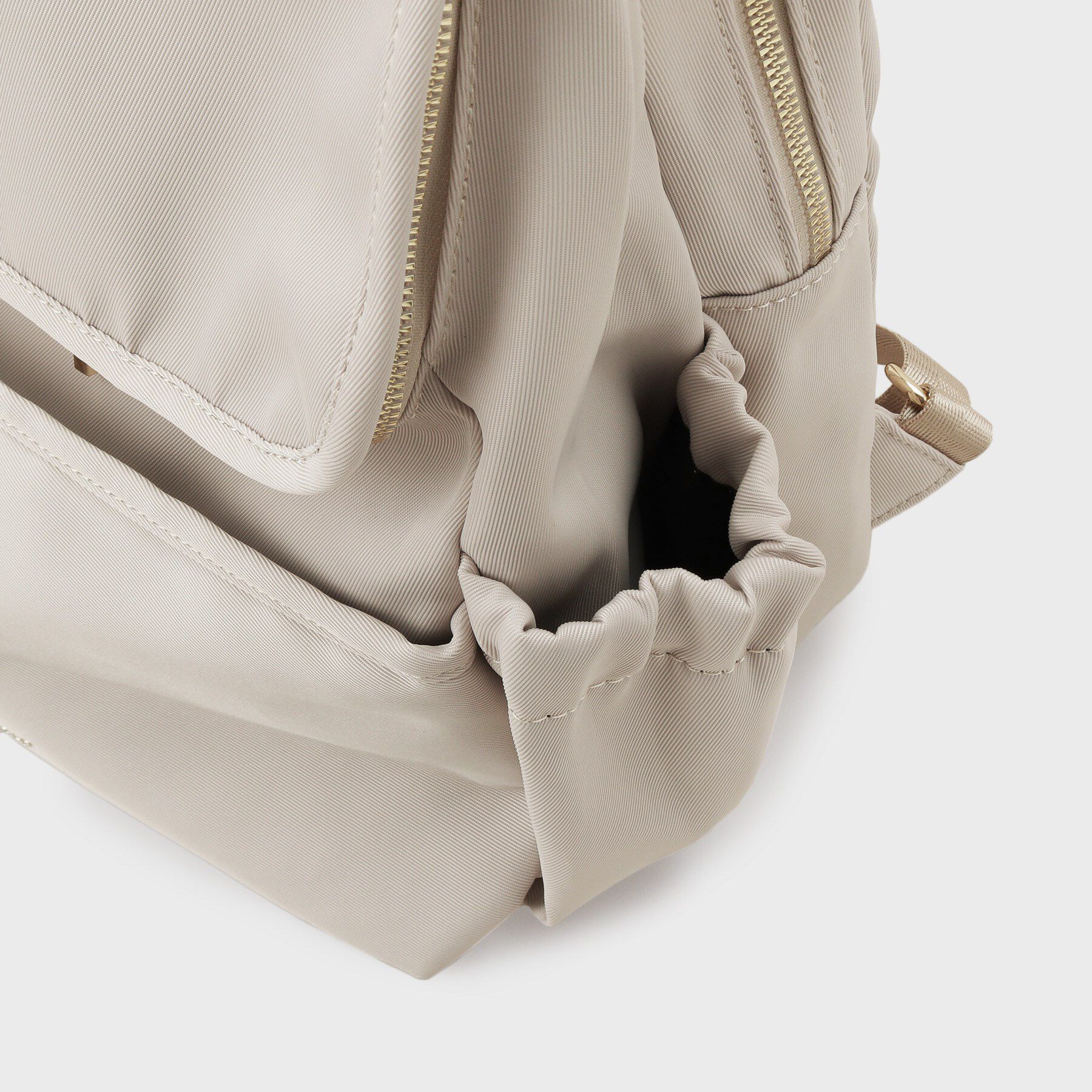 OPAQUE.CLIP「【撥水加工/多ポケット/A4サイズ対応】マルチファンクションツイルリュックサック」|リュック|