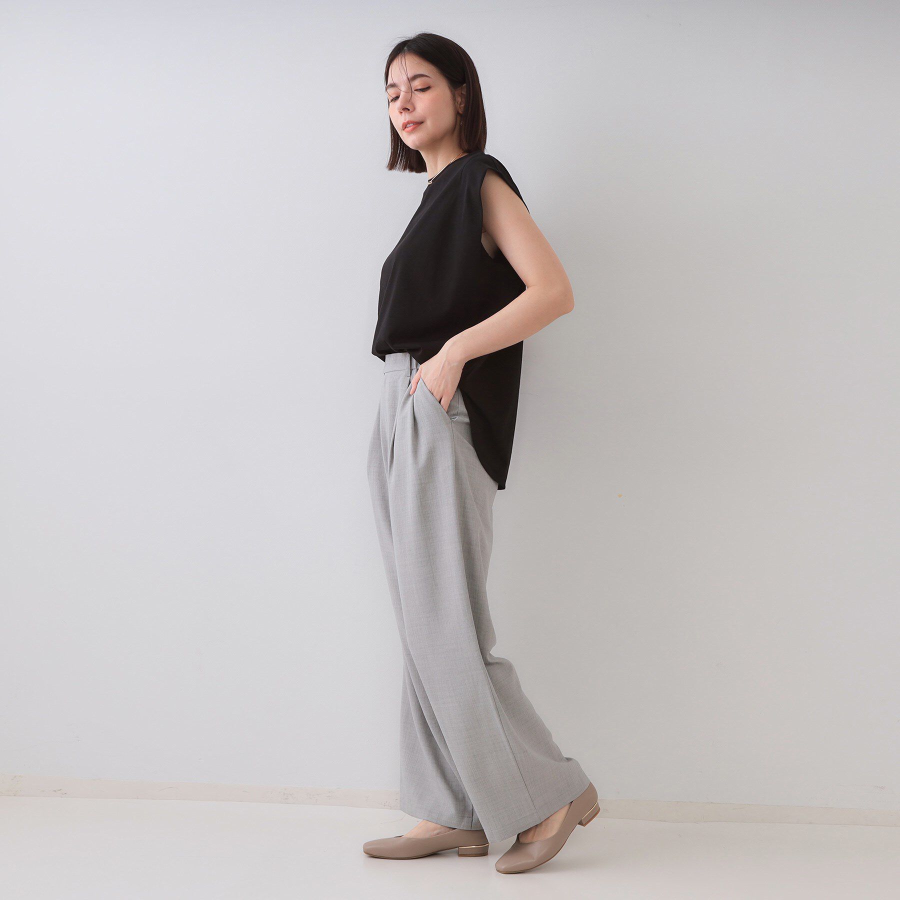 OPAQUE.CLIP「【抗菌防臭加工/生活防水】メタルパーツVフラットパンプス」|パンプス|