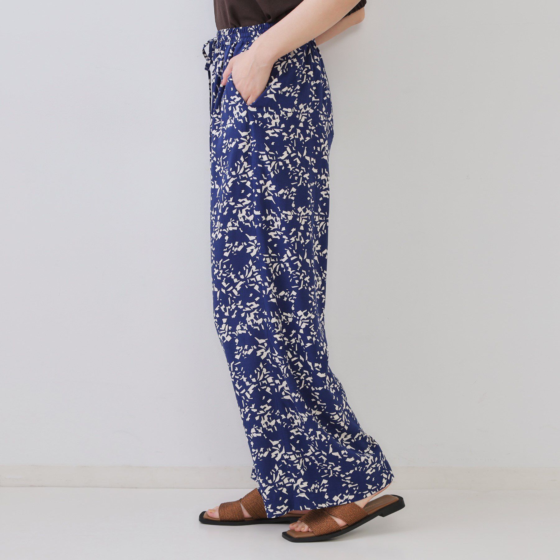 OPAQUE.CLIP「幾何柄プリントイージーワイドパンツ/セットアップ対応【洗える】」|その他|