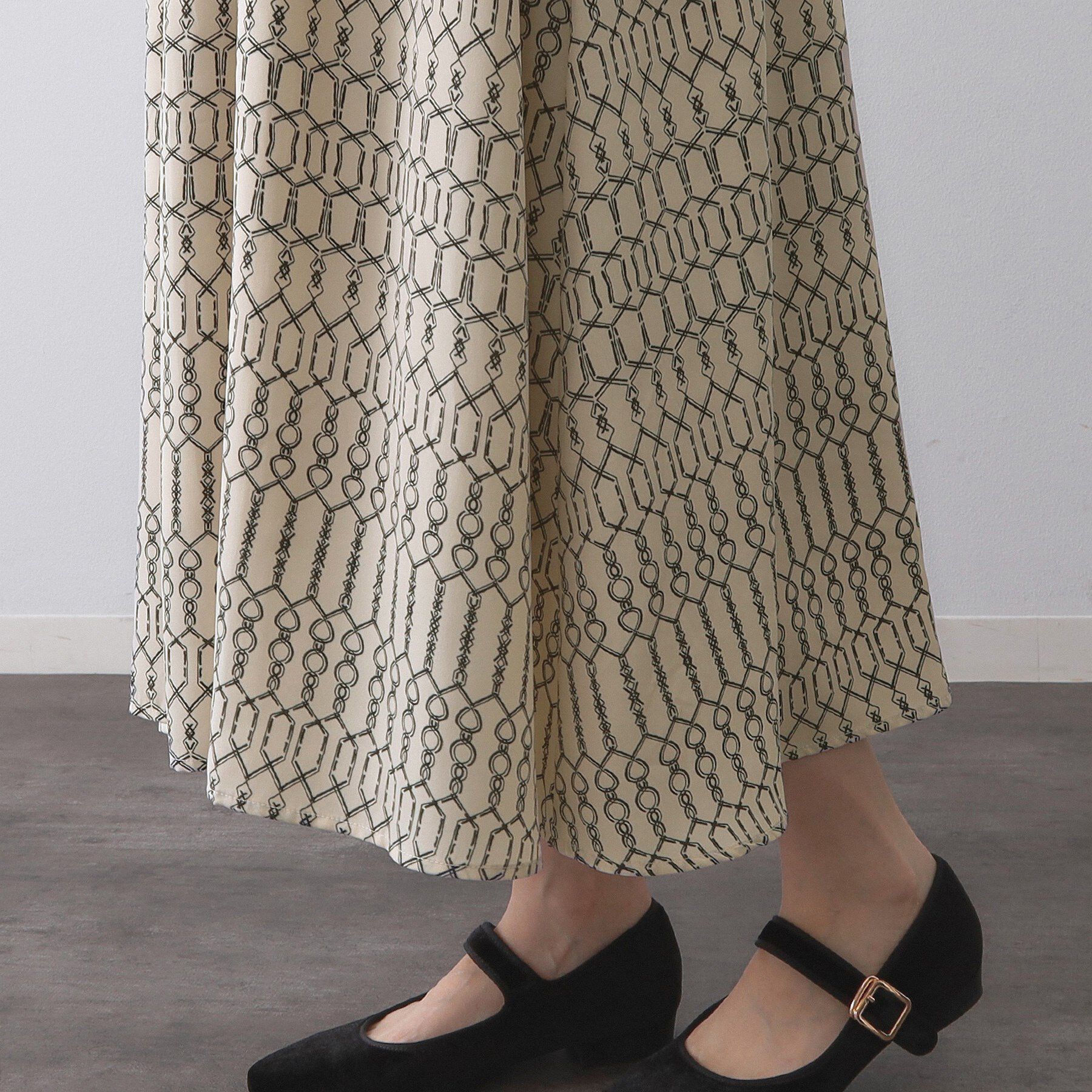 OPAQUE.CLIP「チェーンプリントフィット＆フレアワンピース【洗濯機洗い可〉」|ワンピース|