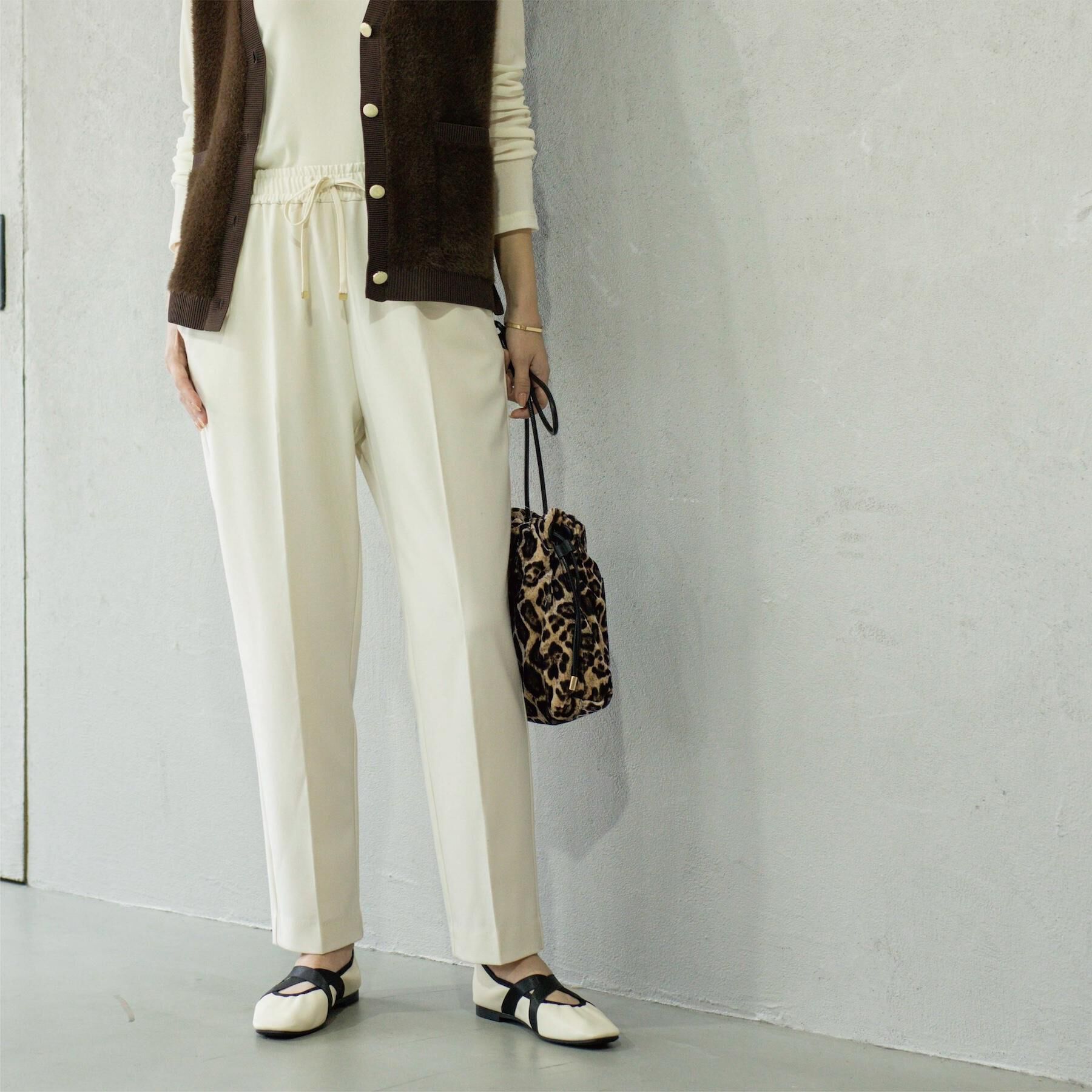 OPAQUE.CLIP「ウォームタッチ イージーテーパードパンツ【洗濯機洗OK/ストレッチ】」|その他|オフホワイト(003