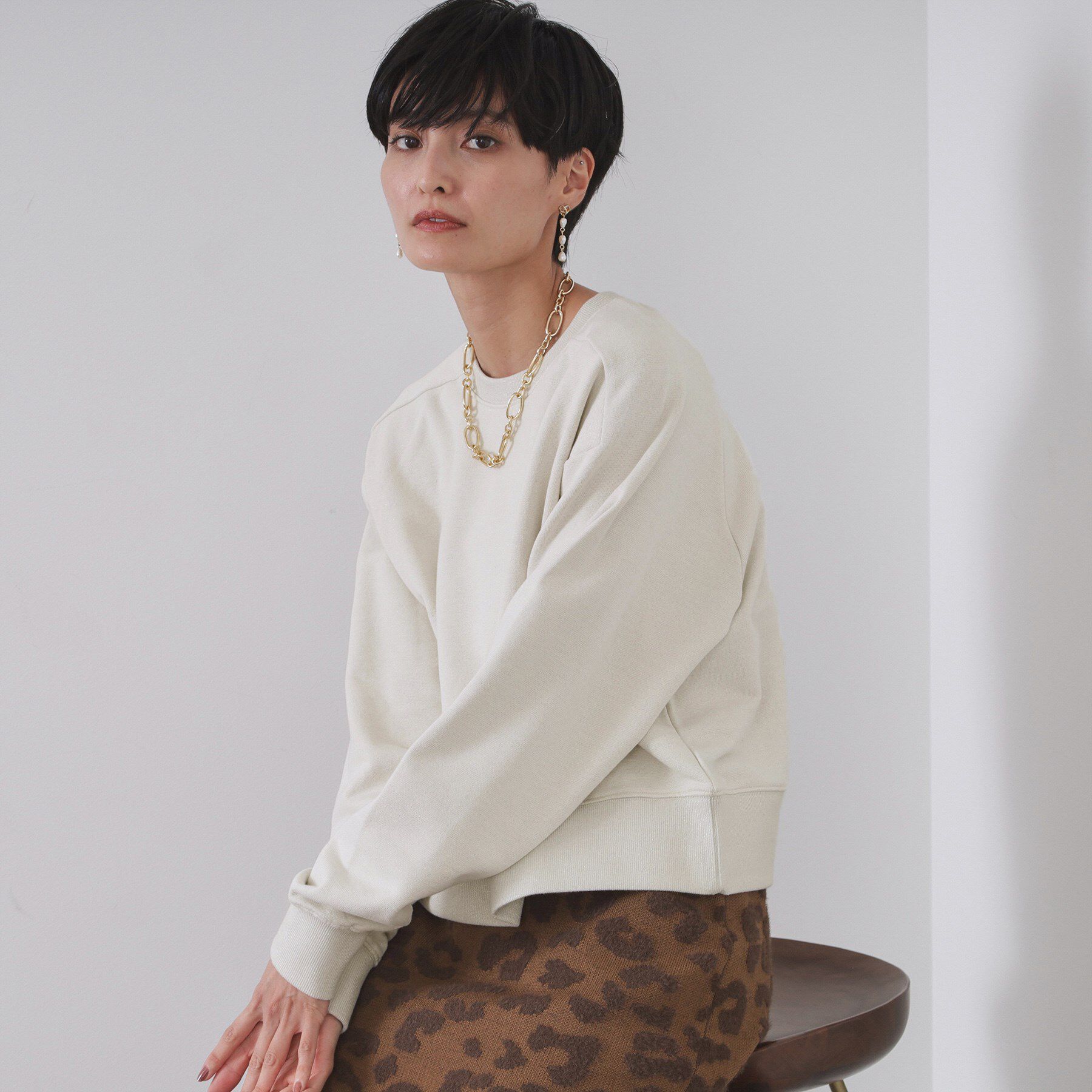 OPAQUE.CLIP「ラメ裏毛ショートプルオーバー【洗濯機OK】」|パーカー|アイボリー(604)