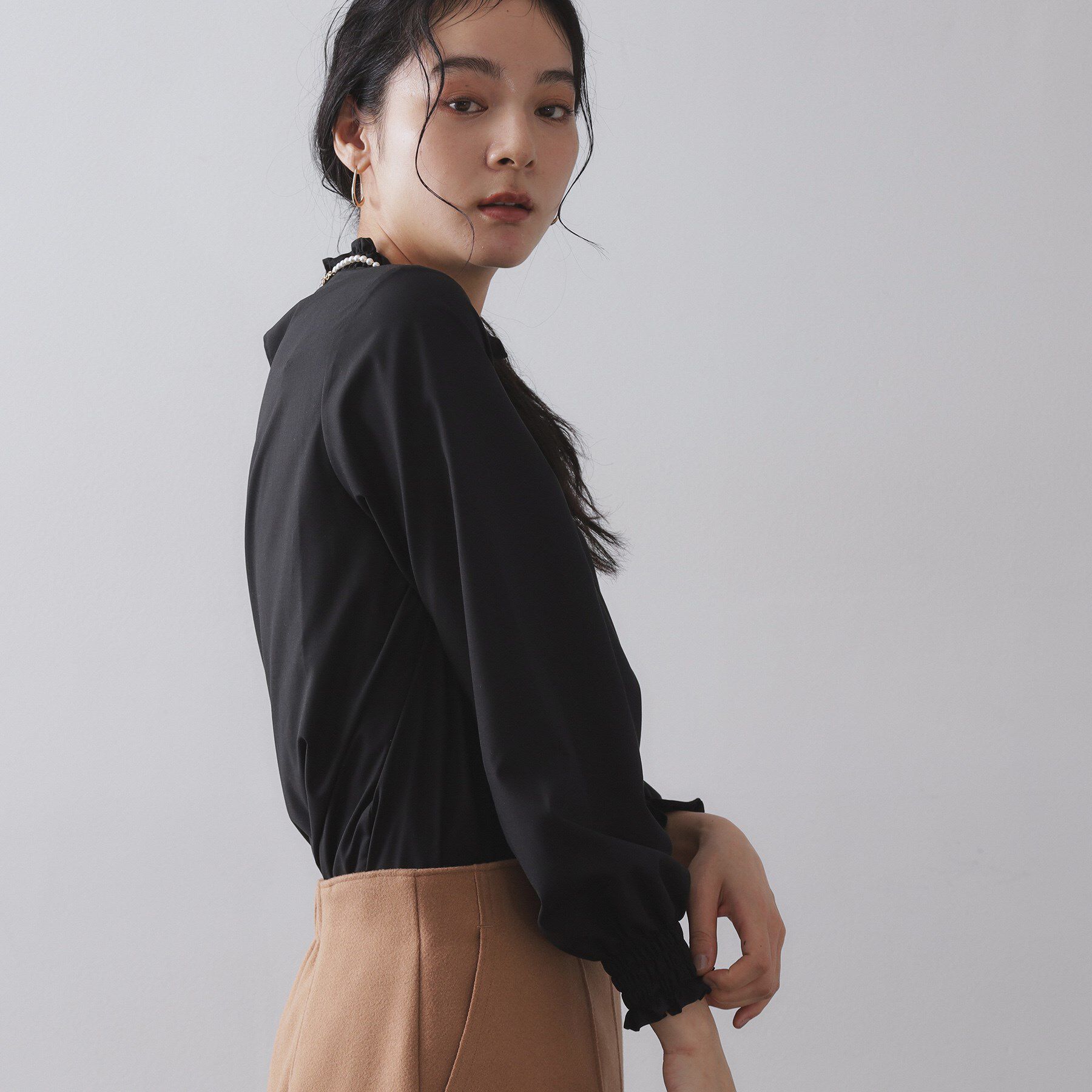 OPAQUE.CLIP「シャーリングハイネックブラウス【洗濯機OK】」|シャツ・ブラウス|