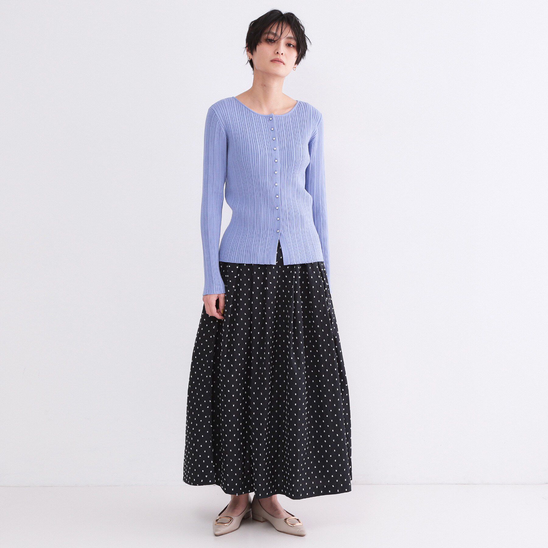 OPAQUE.CLIP「シルバー多ボタン ランダムリブニットカーディガン【洗濯機OK】」|カーディガン|