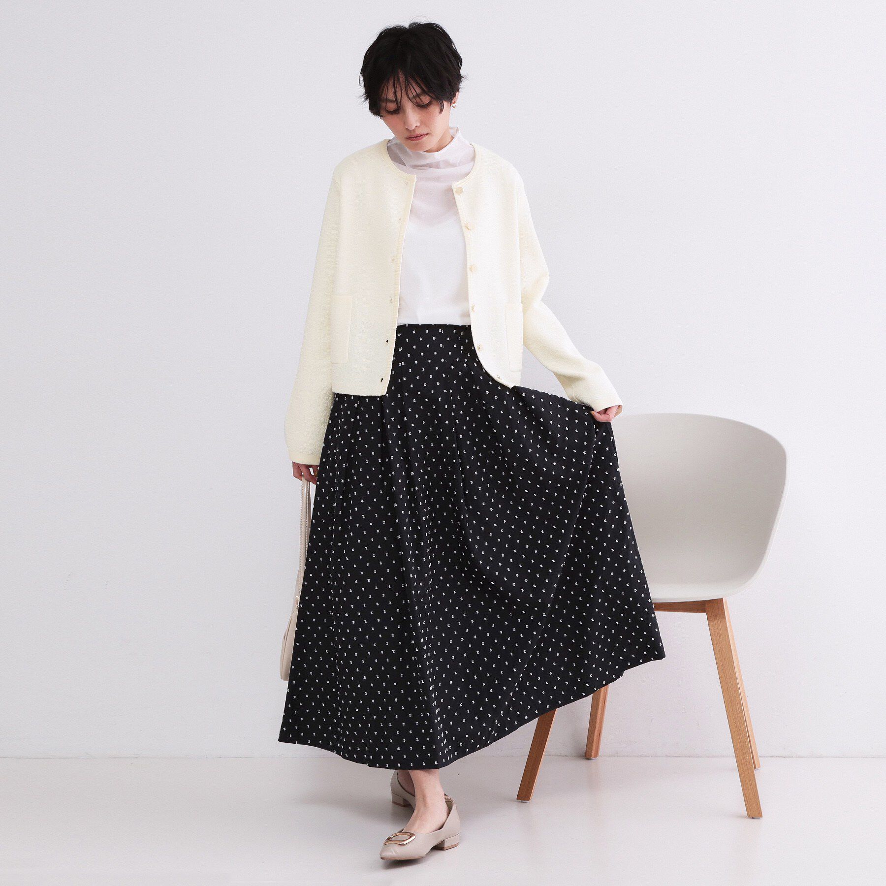 OPAQUE.CLIP「ブークレ金ボタンニットカーディガン【洗濯機OK】」|カーディガン|