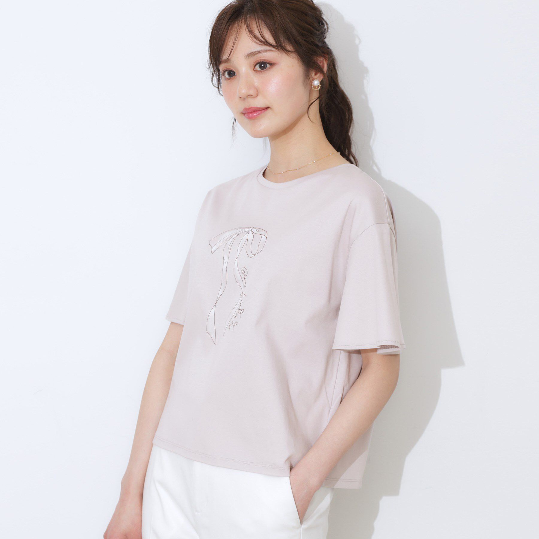 Couture broach「【マシンウォッシャブル・接触冷感・UV機能】60リボンロゴプリント フレアーT」|Tシャツ・カットソー|