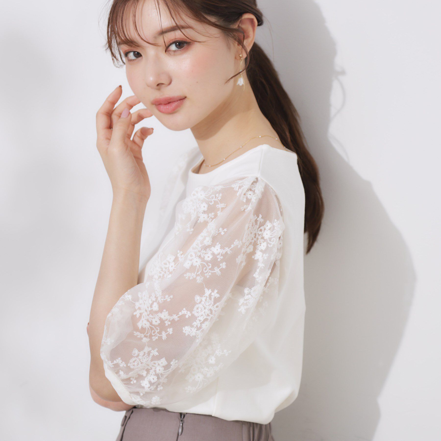 Couture broach「【接触冷感・UV・マシンウォッシャブル】袖レースデザイントップス」|Tシャツ・カットソー|