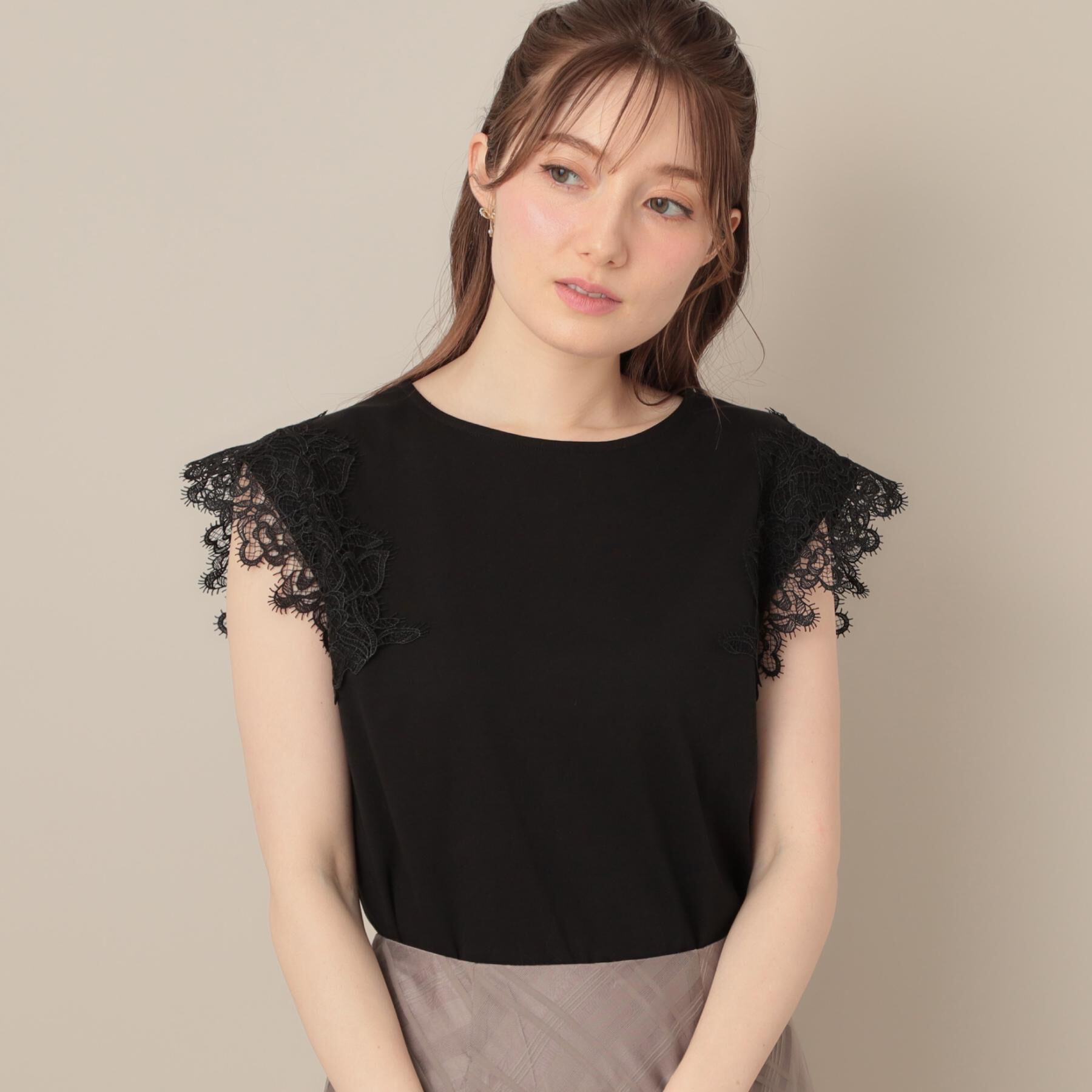 Couture broach「【マシンウォッシャブル・UVケア・接触冷感】フレンチ肩レースカットソー」|Tシャツ・カットソー|