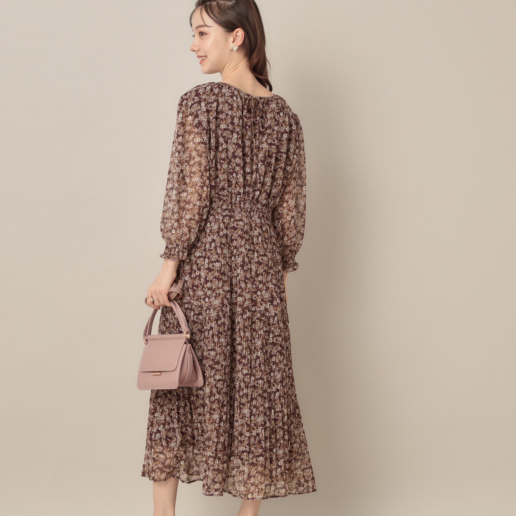 Couture broach「【一枚で着映える・花柄・通勤】前後2WAYシフォン楊柳小花ワンピース」|ワンピース|