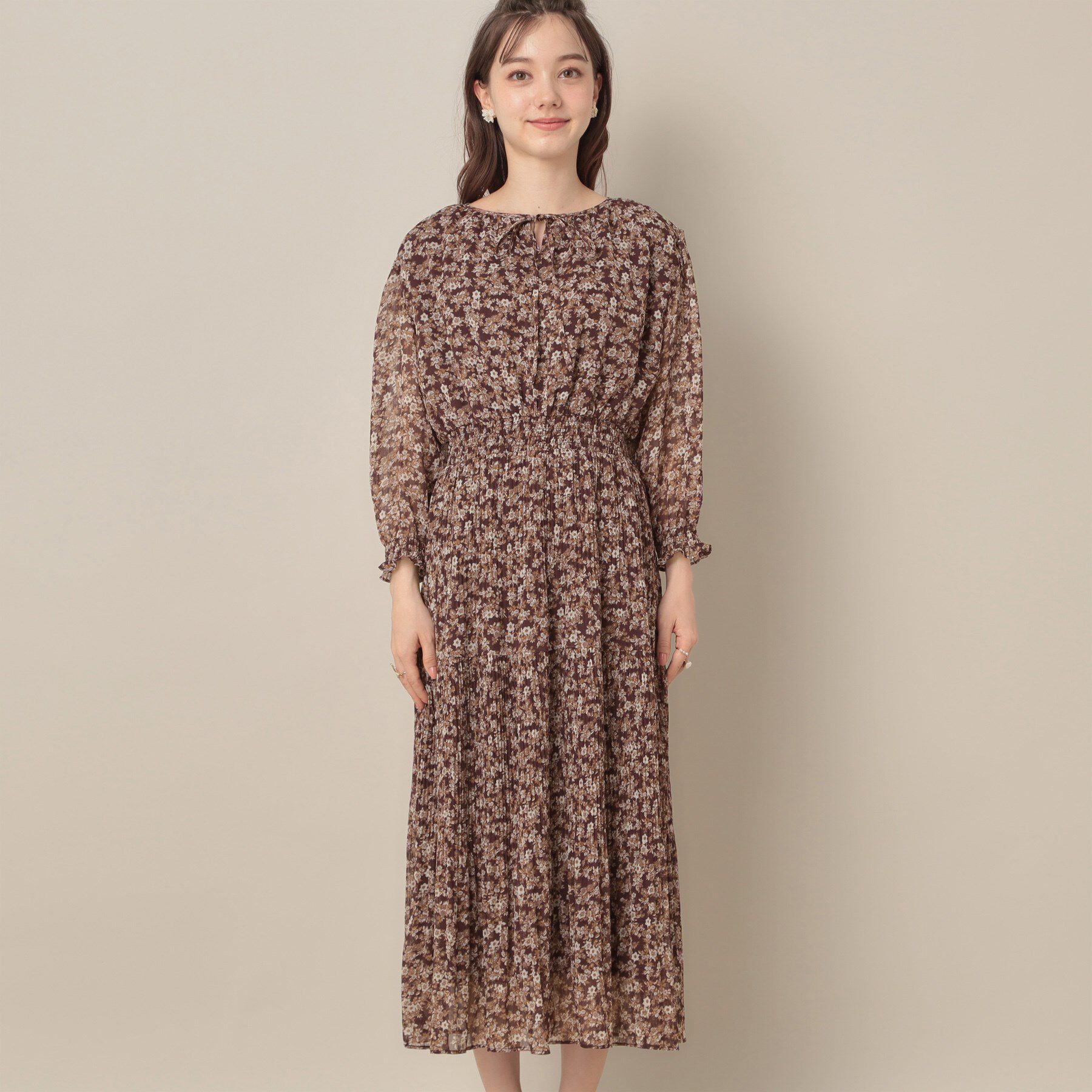 Couture broach「【一枚で着映える・花柄・通勤】前後2WAYシフォン楊柳小花ワンピース」|ワンピース|