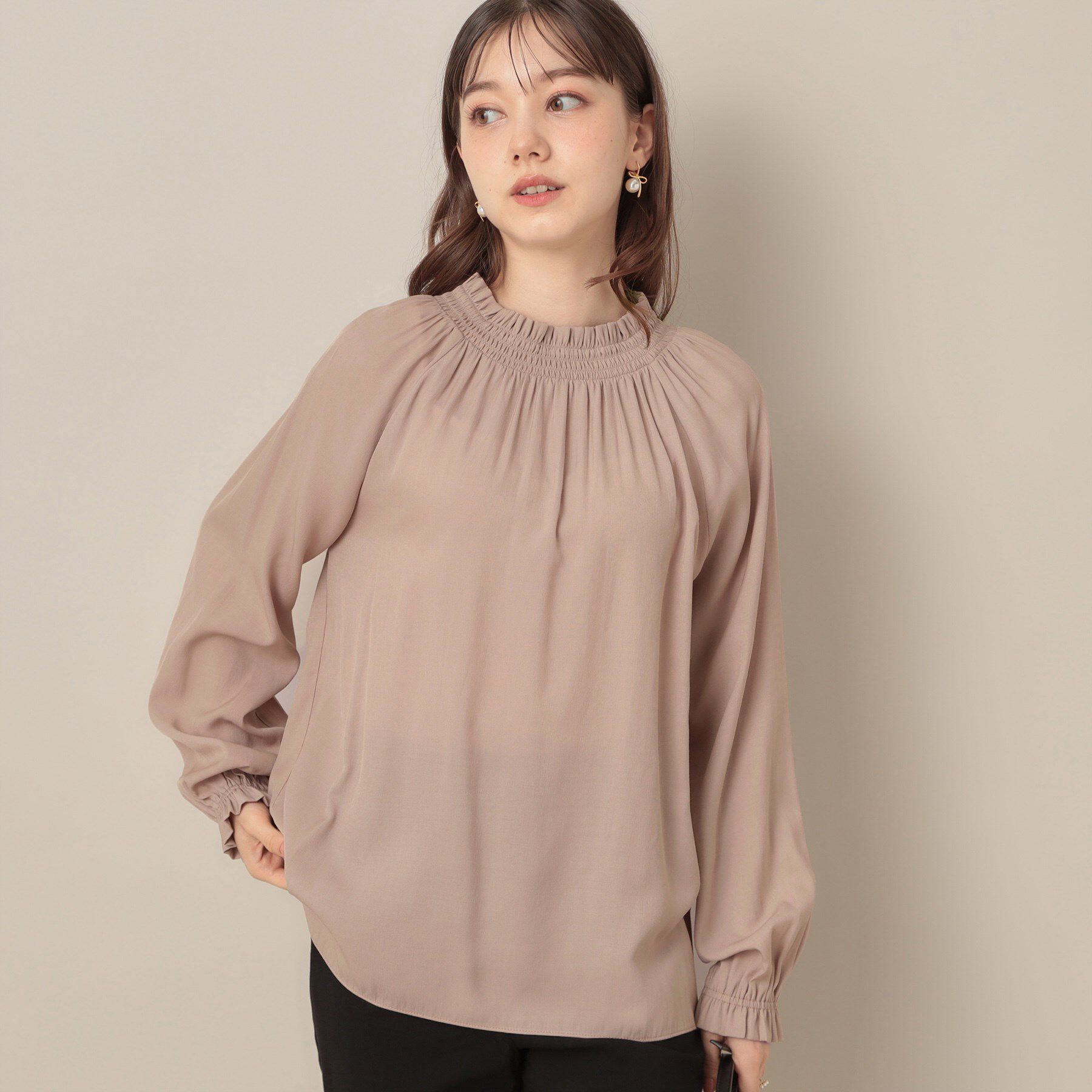 Couture broach「【きれいめ・通勤】RTピケ前後2WAYシャーリングブラウス」|シャツ・ブラウス|