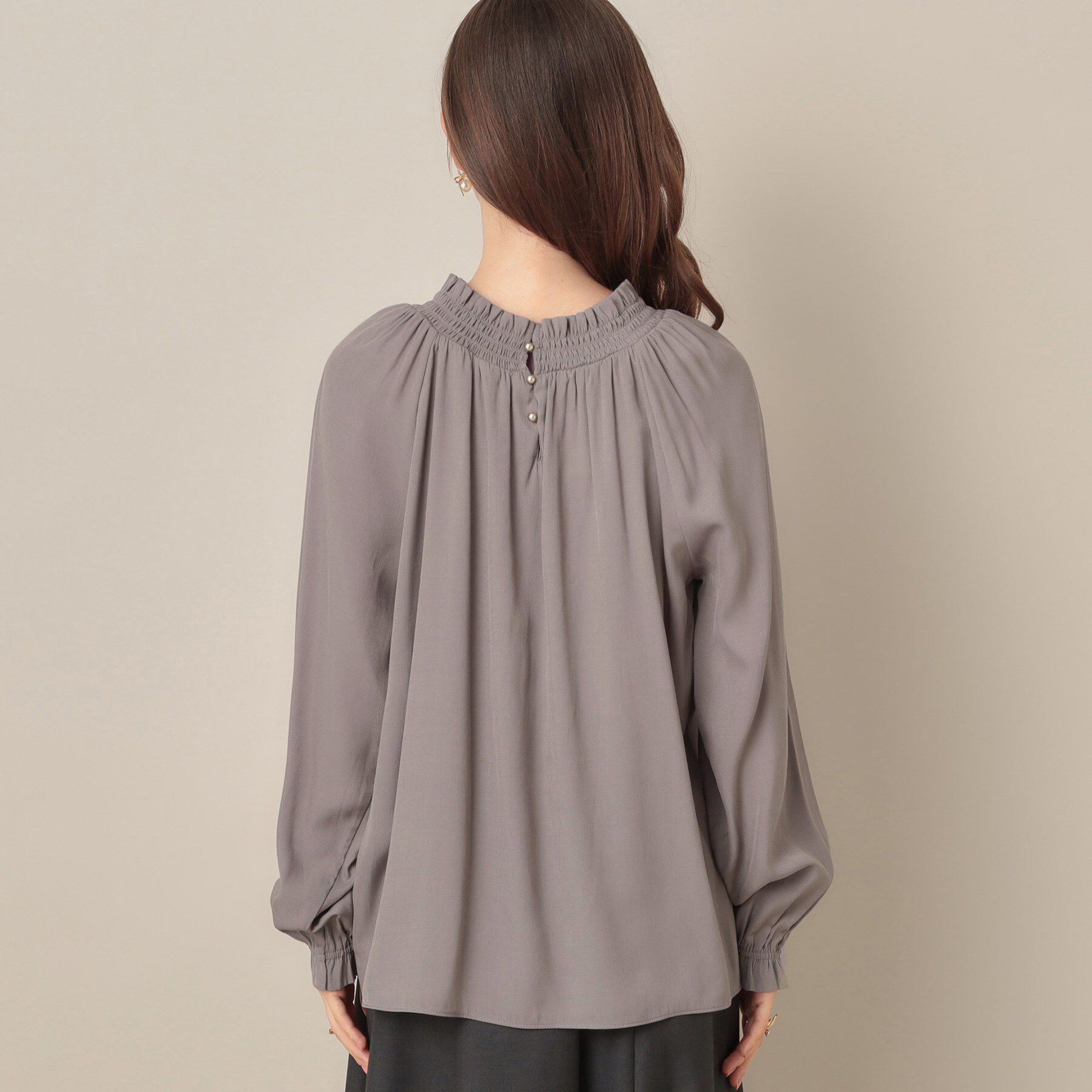 Couture broach「【きれいめ・通勤】RTピケ前後2WAYシャーリングブラウス」|シャツ・ブラウス|