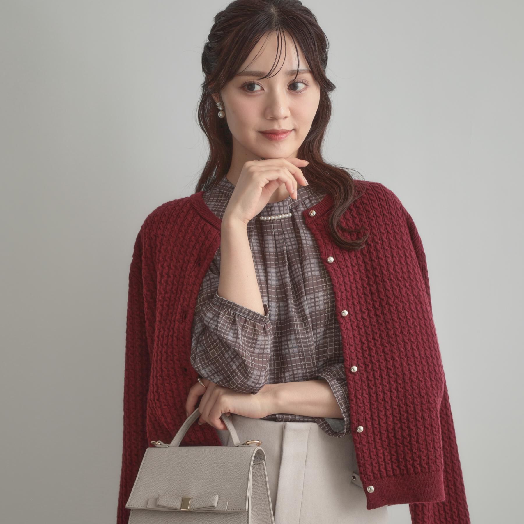 Couture broach「【大人可愛い・きれいめ・通勤】ケーブルカーディガン」|カーディガン|ボルドー(064)