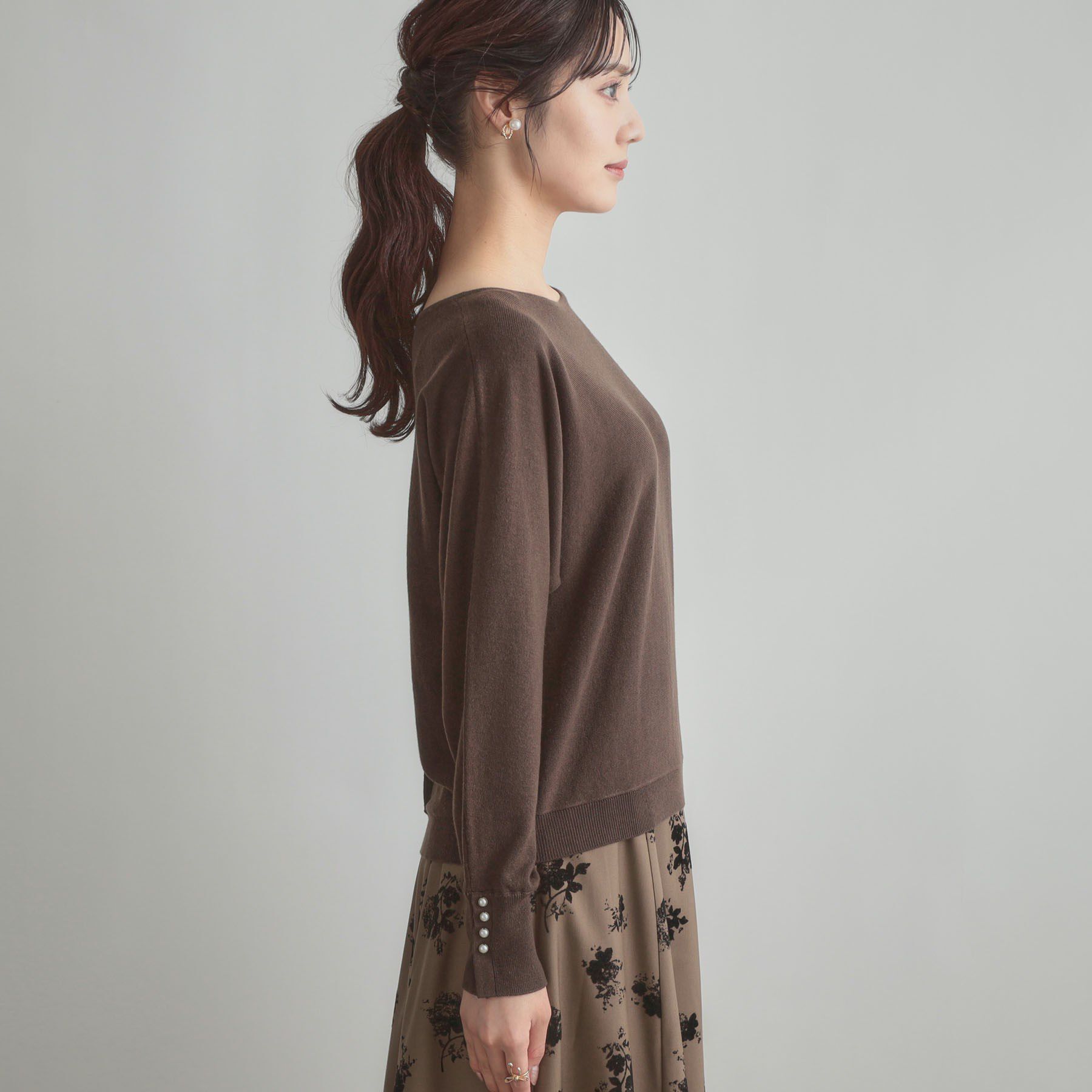 Couture broach「【大人上品・通勤・前後2WAY】バックパール調ドルマンニット」|ニット・セーター|