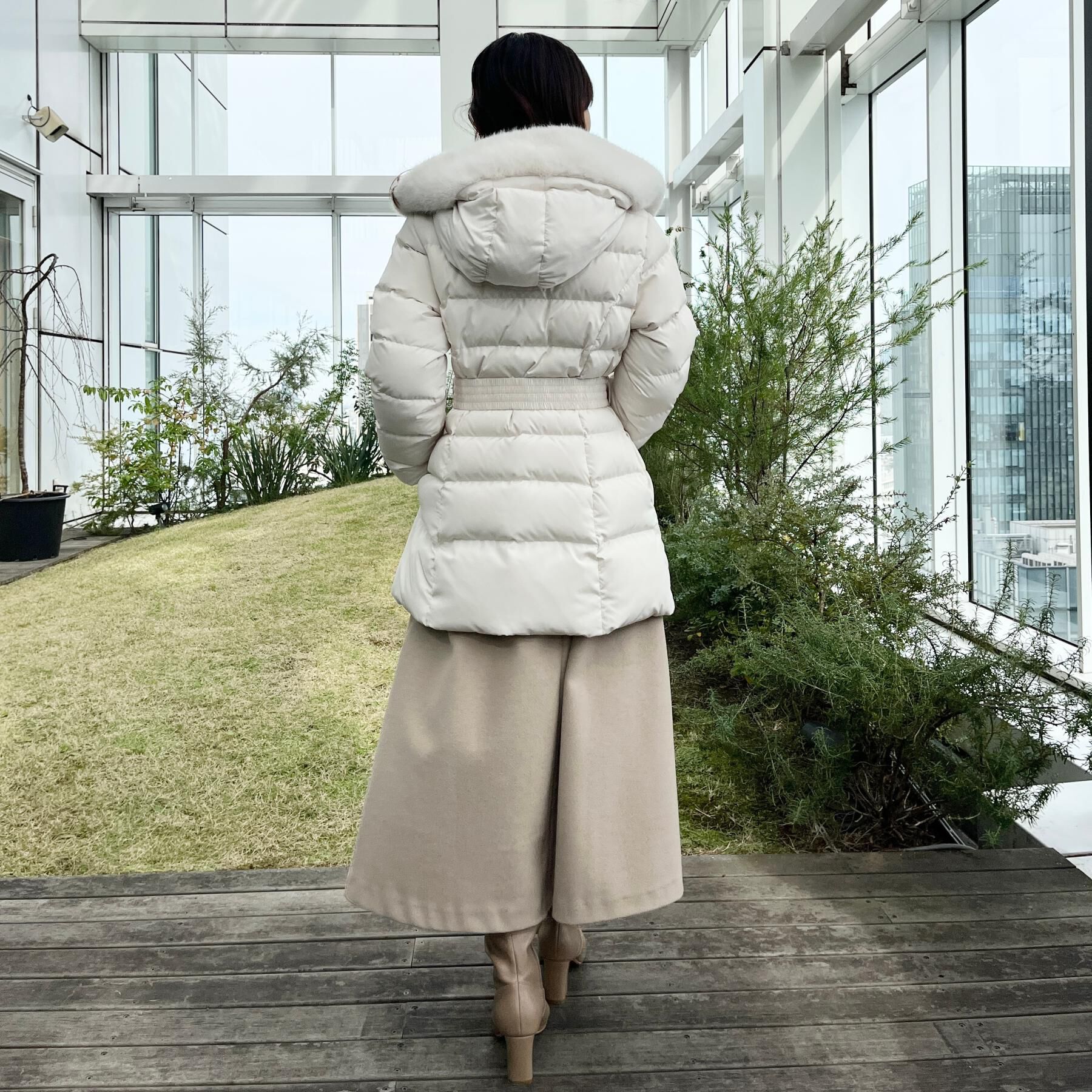 Couture broach「【2WAY・ベルト付き】フードフェイクファー ミドル丈ダウンコート」|ダウン|