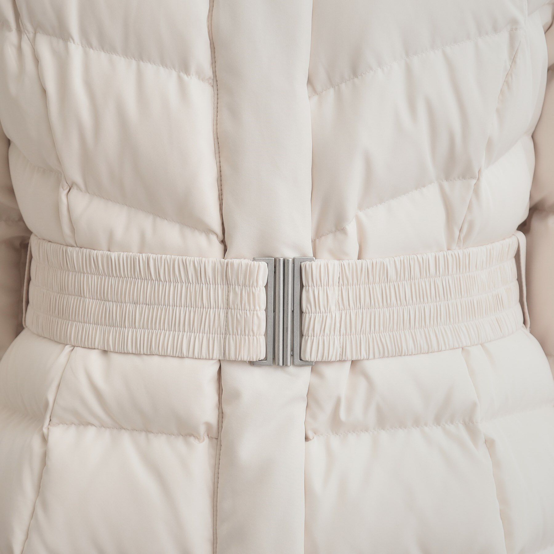 Couture broach「【2WAY・ベルト付き】フードフェイクファー ミドル丈ダウンコート」|ダウン|