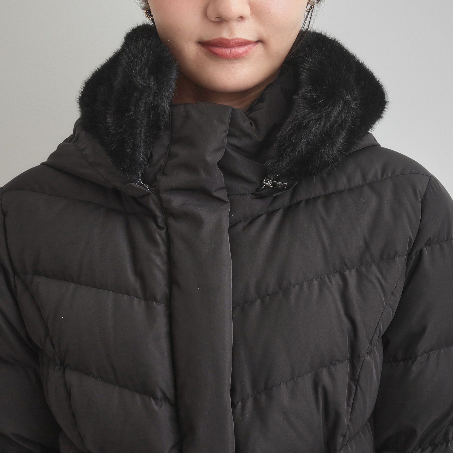 Couture broach「【2WAY・ベルト付き】フードフェイクファー ミドル丈ダウンコート」|ダウン|