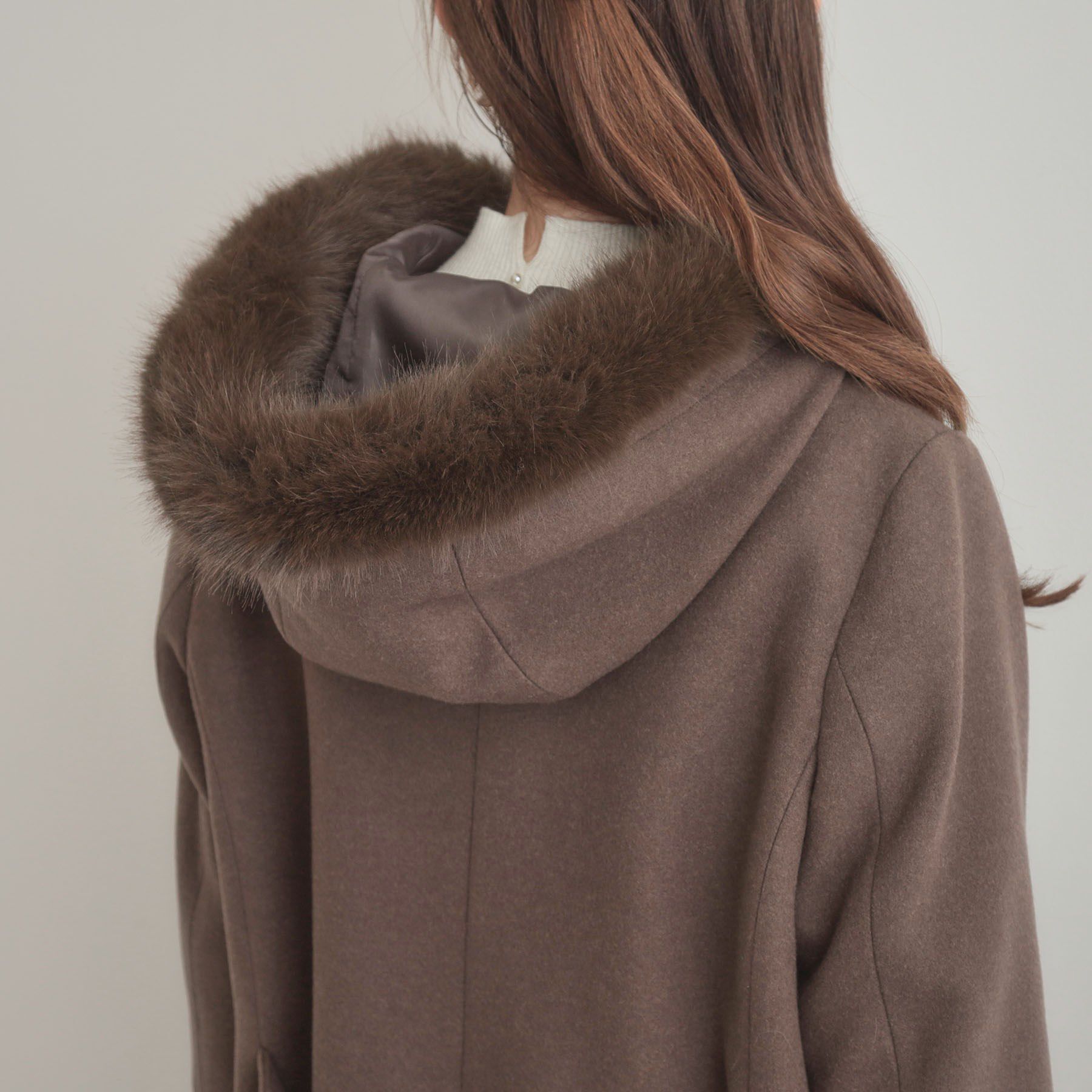 Couture broach「【大人可愛い・フード取り外し可能】フードフェイクファー ハーフ丈コート」|その他|