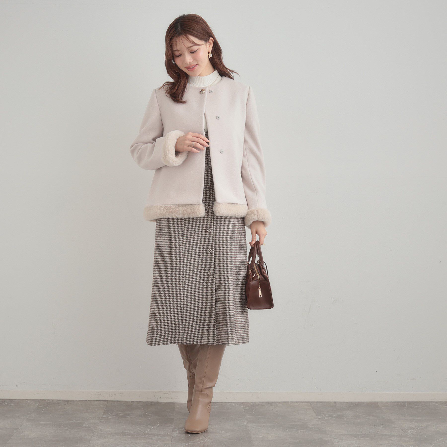 Couture broach「【大人レディ・フェイクファー取り外し可能】ケープ風ショートコート」|ノーカラーコート|