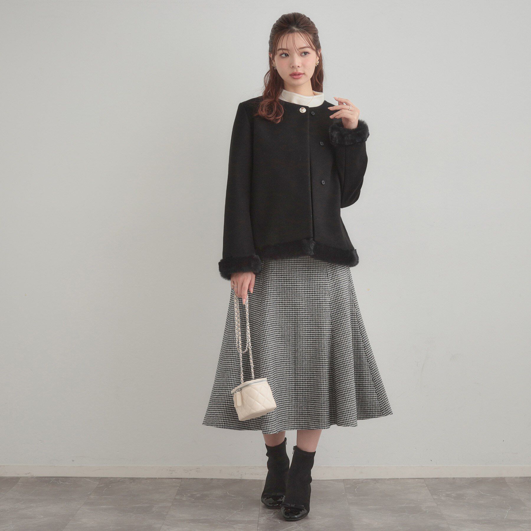 Couture broach「【大人レディ・フェイクファー取り外し可能】ケープ風ショートコート」|ノーカラーコート|