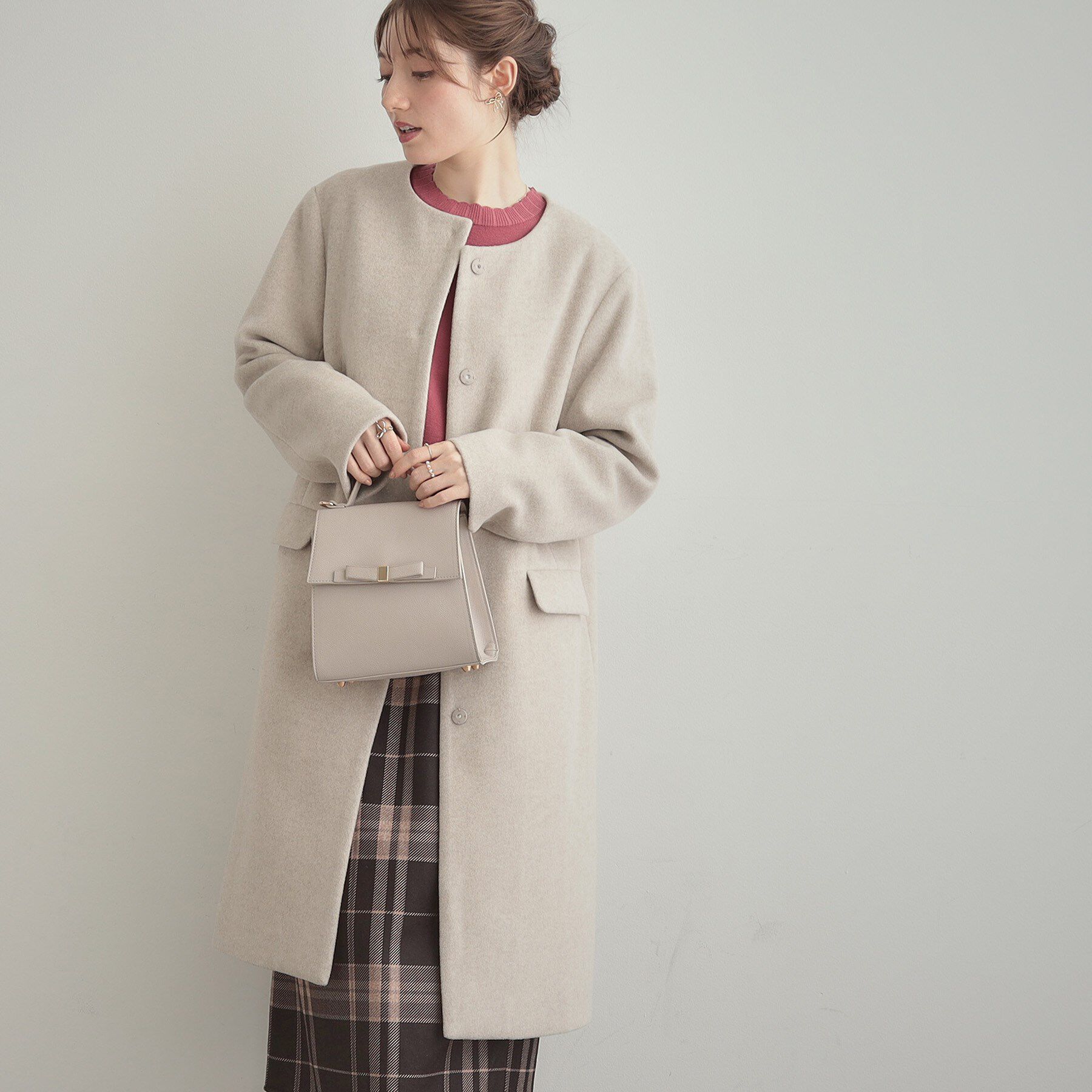 Couture broach「【通勤/ビジューブローチ付き】ノーカラー ロングコート」|ノーカラーコート|