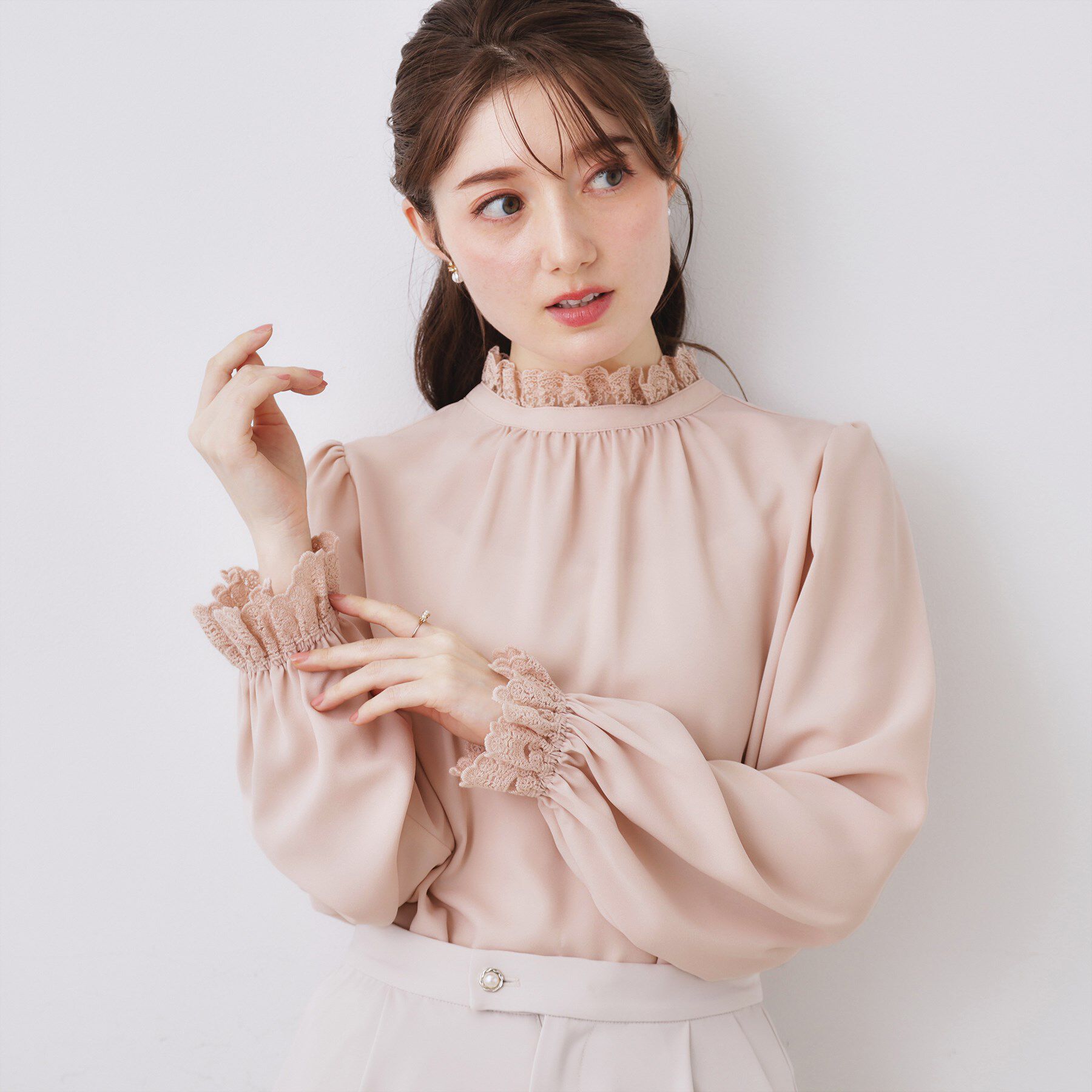 Couture broach「【2WAY・ハレの日・通勤】エンブロレースブラウス」|シャツ・ブラウス|