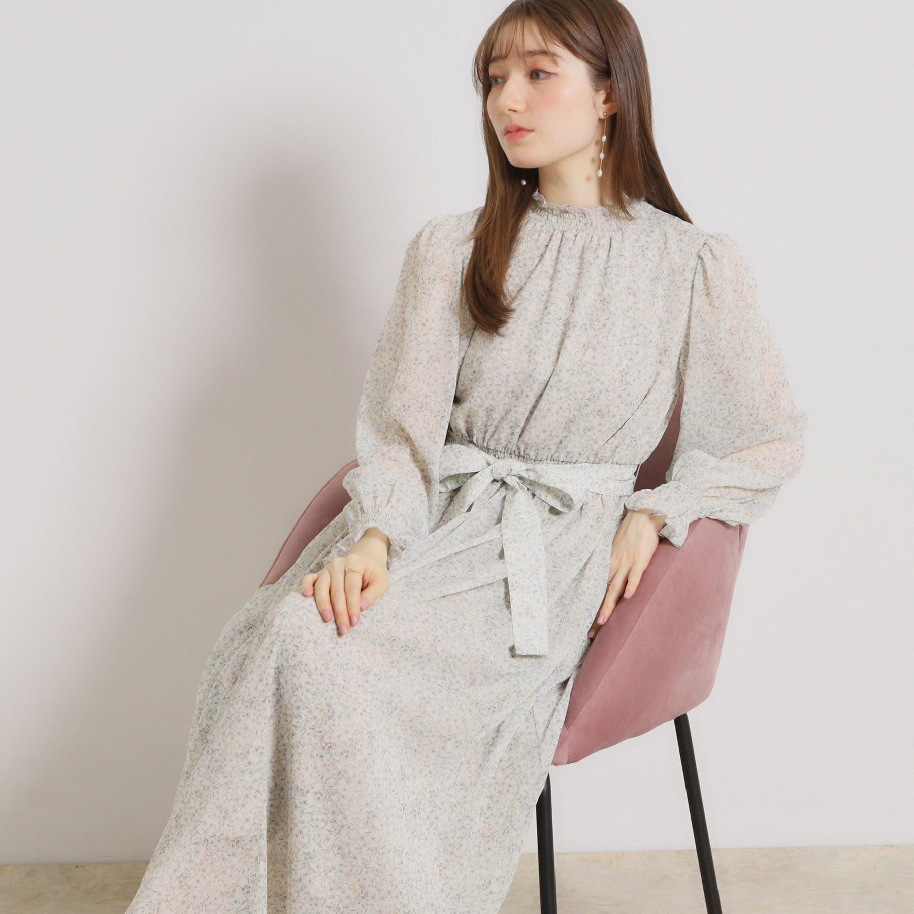 Couture broach「【洗える・着映え】楊柳小花シャーリングワンピース」|ワンピース|アイボリー(104)