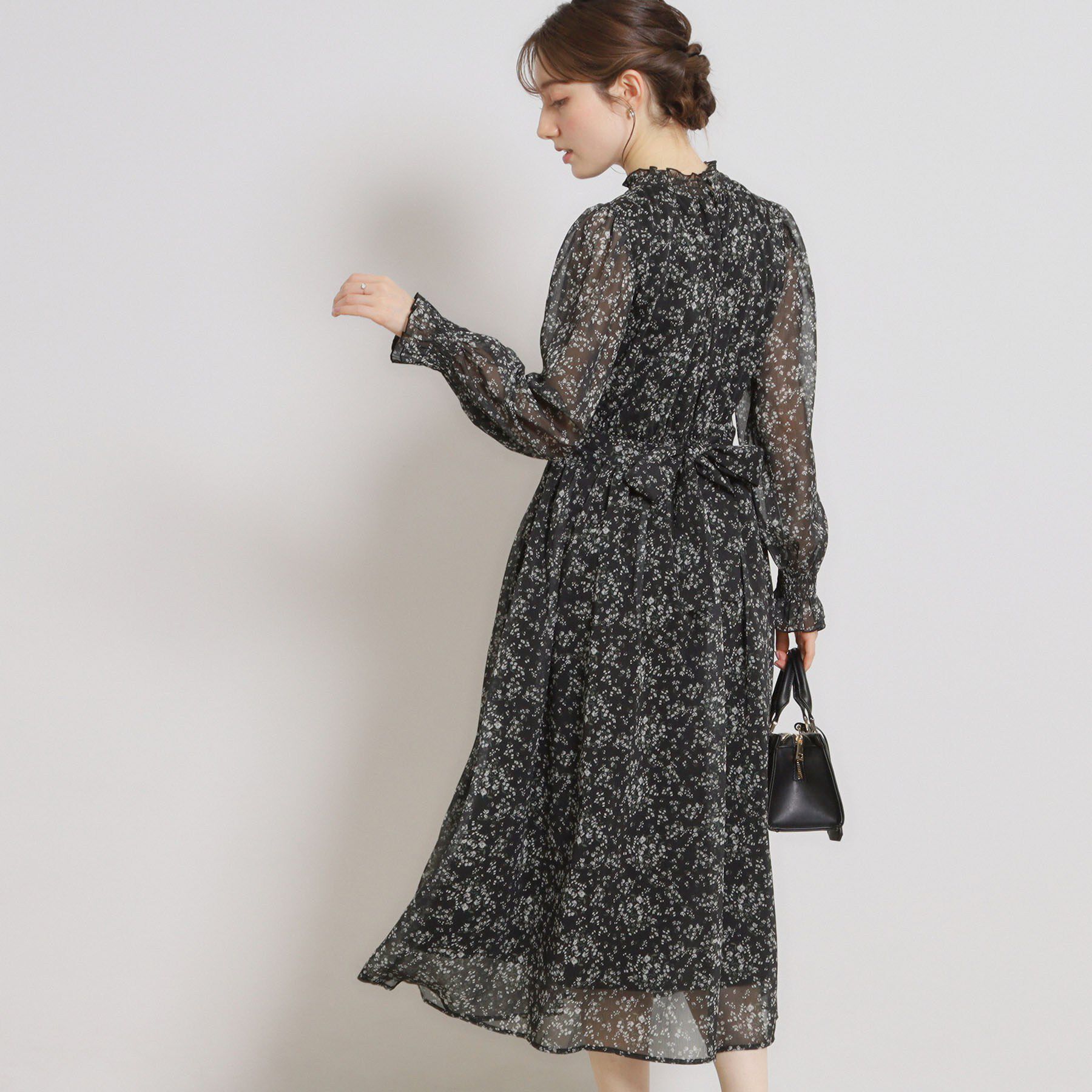 Couture broach「【洗える・着映え】楊柳小花シャーリングワンピース」|ワンピース|