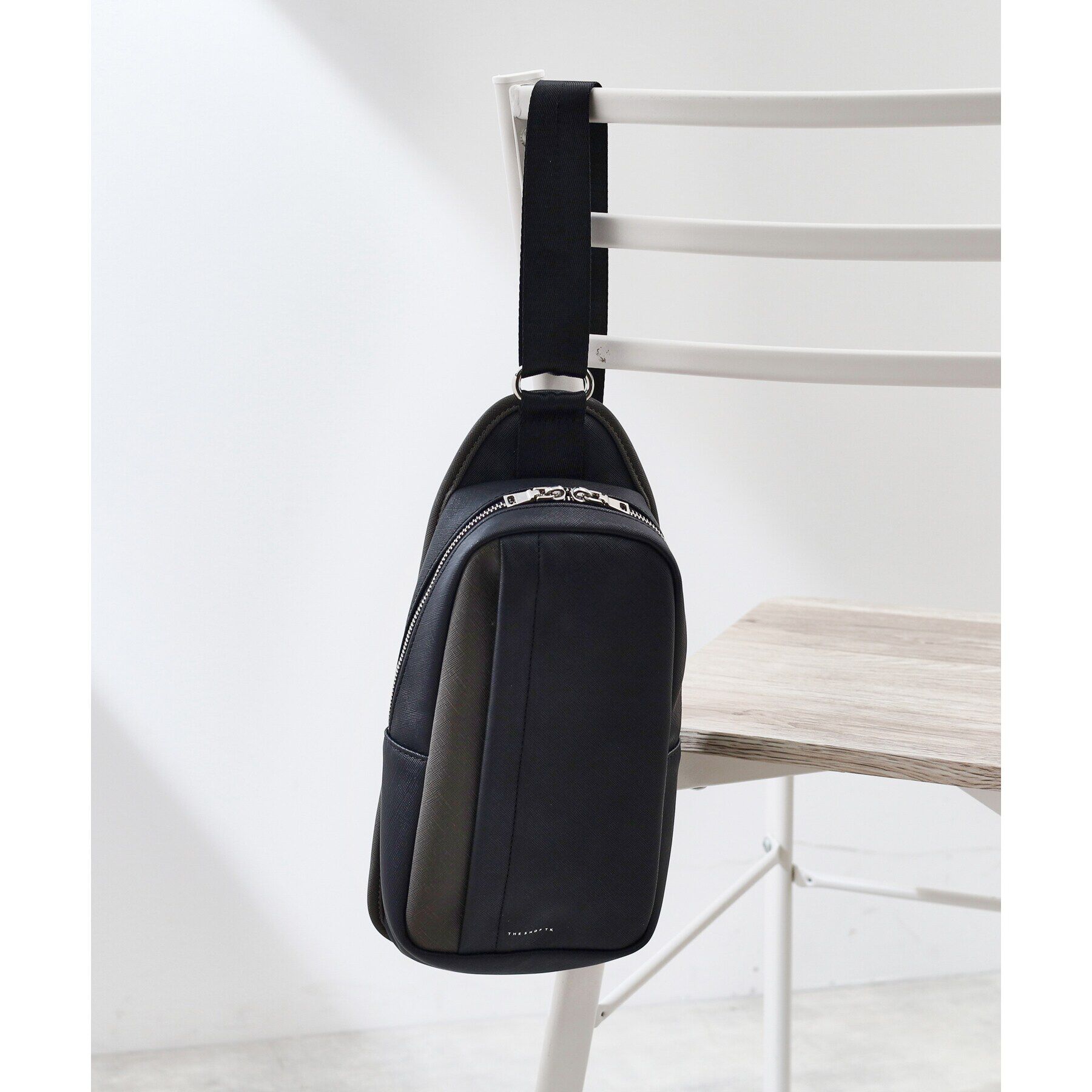 THE SHOP TK「サフィアーノ切替えボディバック」|その他|チャコールグレー(5