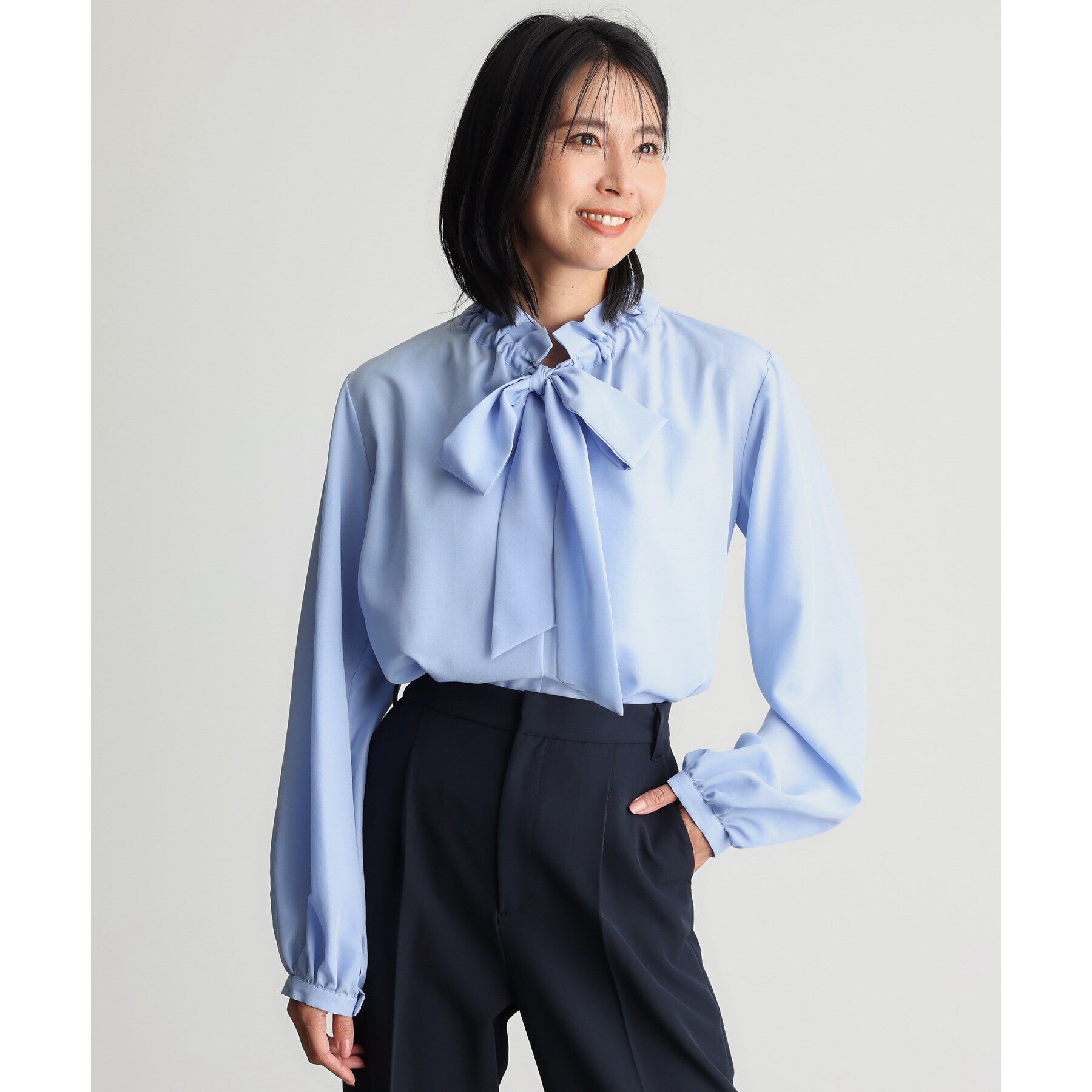 THE SHOP TK「【ONOFF活躍/セレモニー/通勤】ギャザーリボンタイブラウス/洗える」|シャツ・ブラウス|
