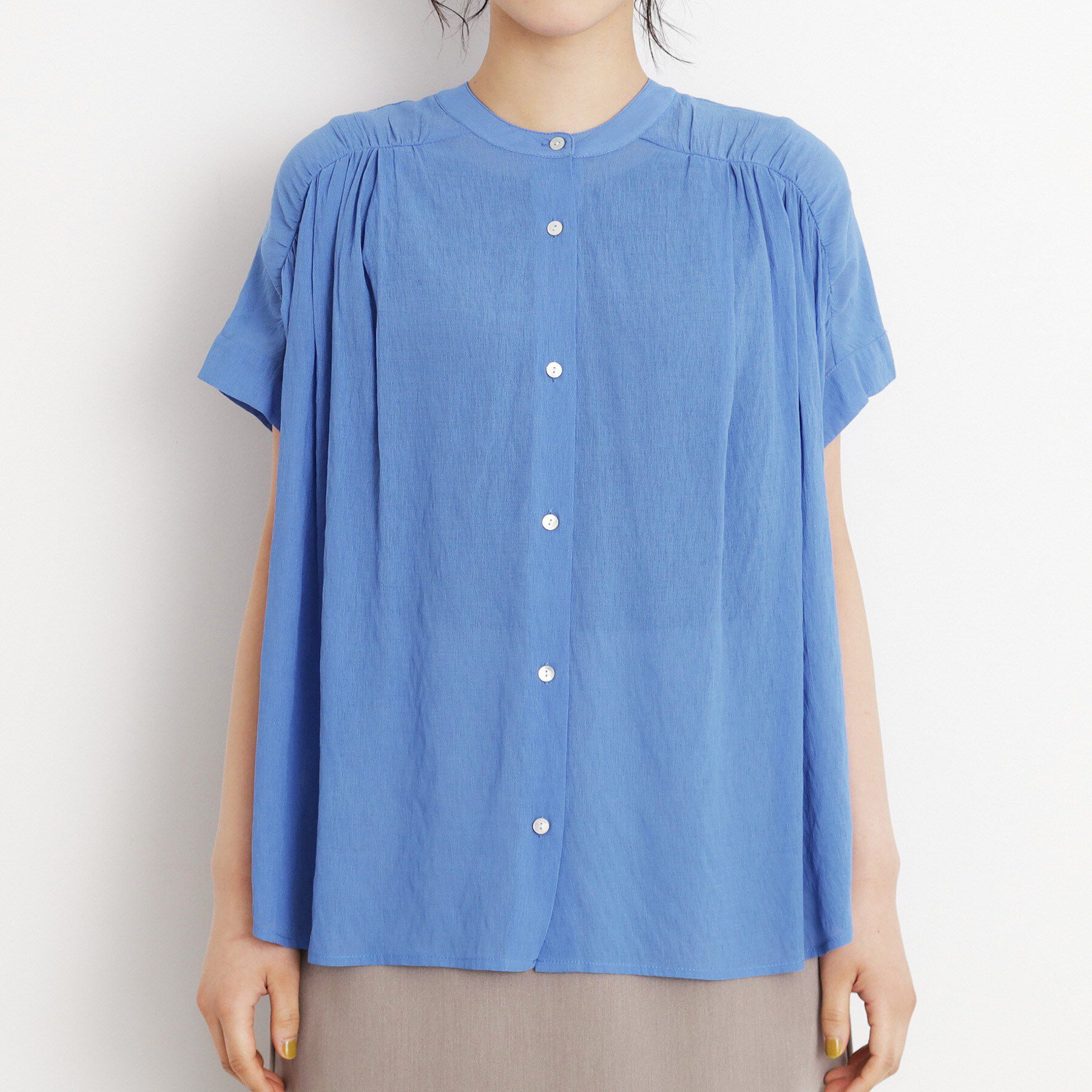 THE SHOP TK「麻調シアーフリルギャザーブラウス【洗える】」|シャツ・ブラウス|